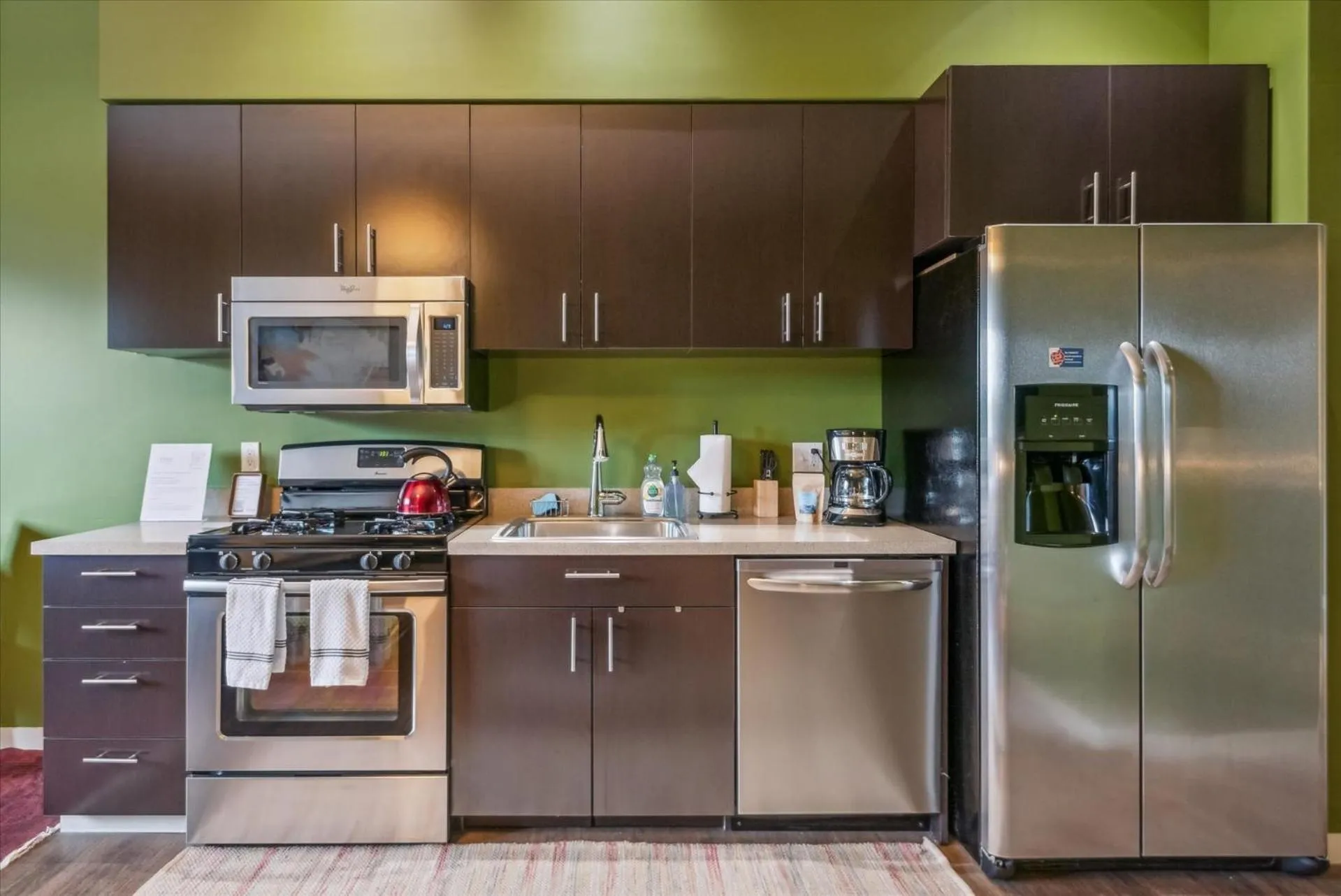 VioletSuitesPDX Boutique Hotel