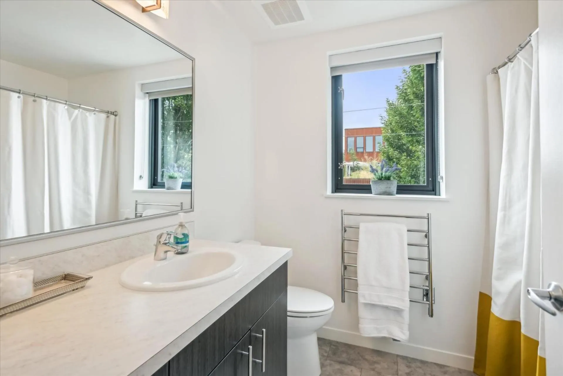 VioletSuitesPDX Boutique Hotel