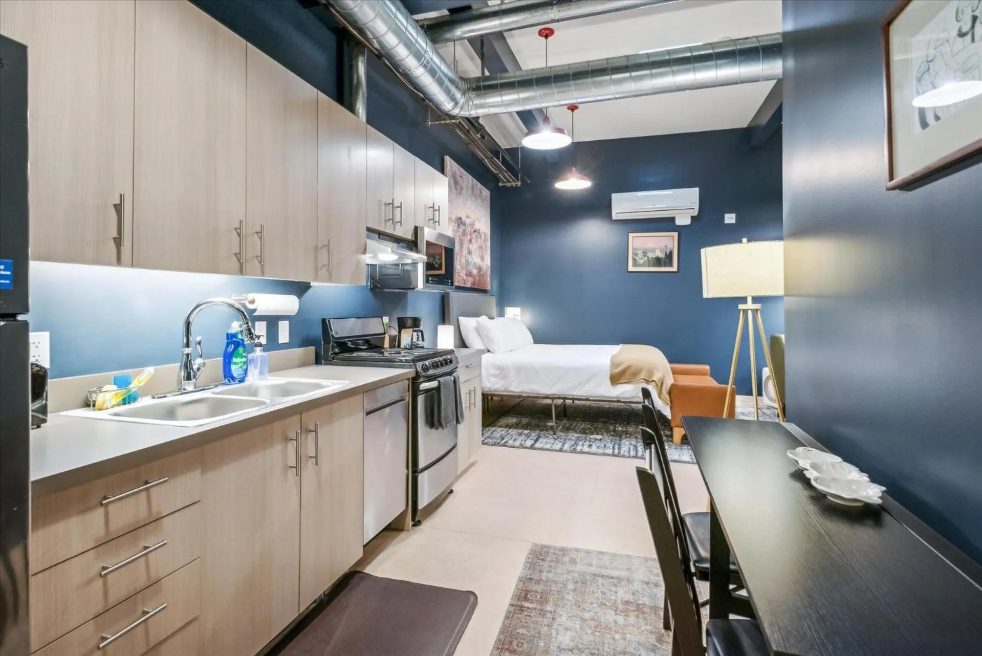 Bed in VioletSuitesPDX Boutique Hotel