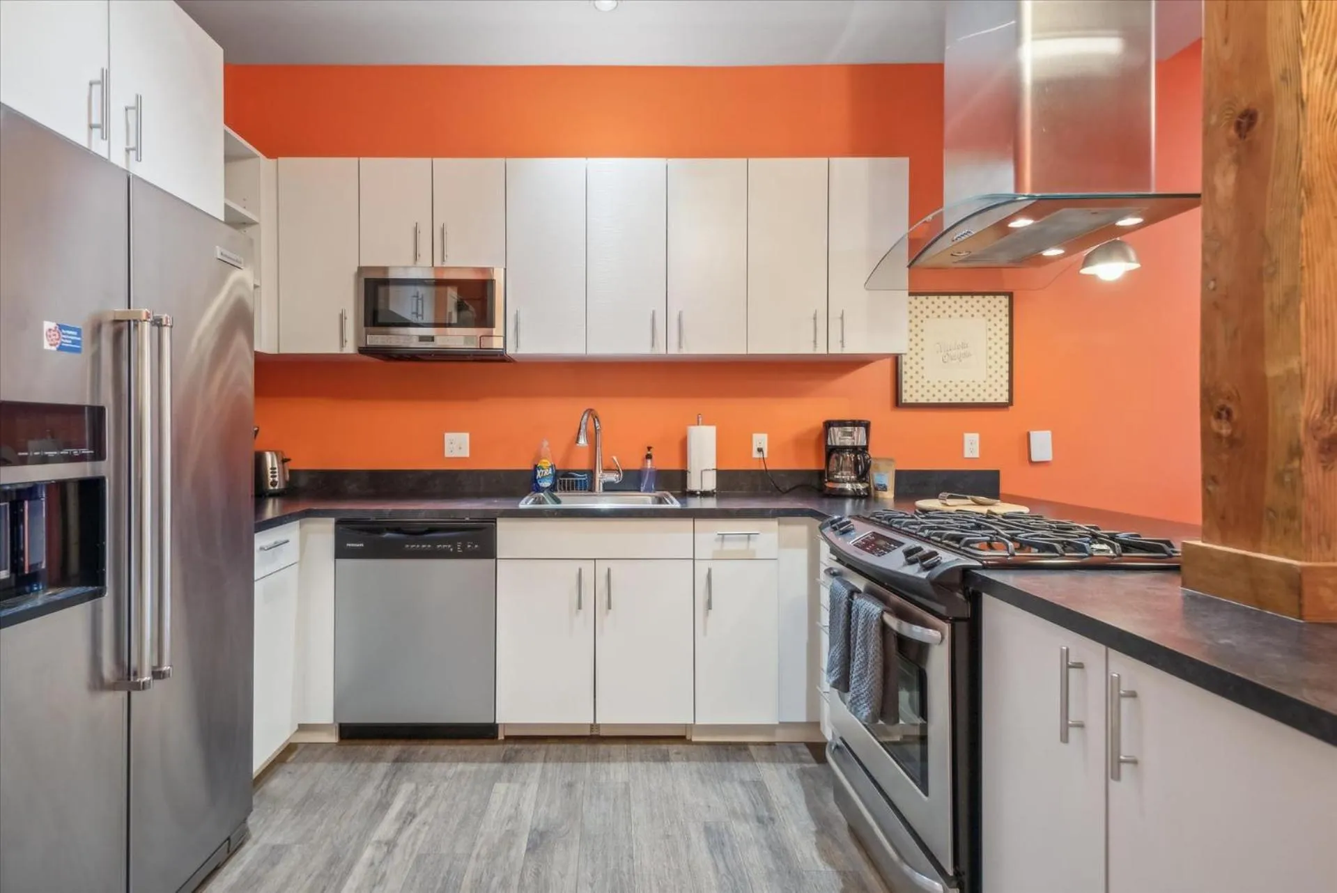 VioletSuitesPDX Boutique Hotel