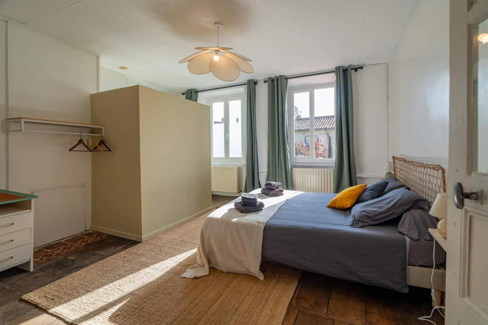 Bedroom, Bed in Les Suites de Bellac