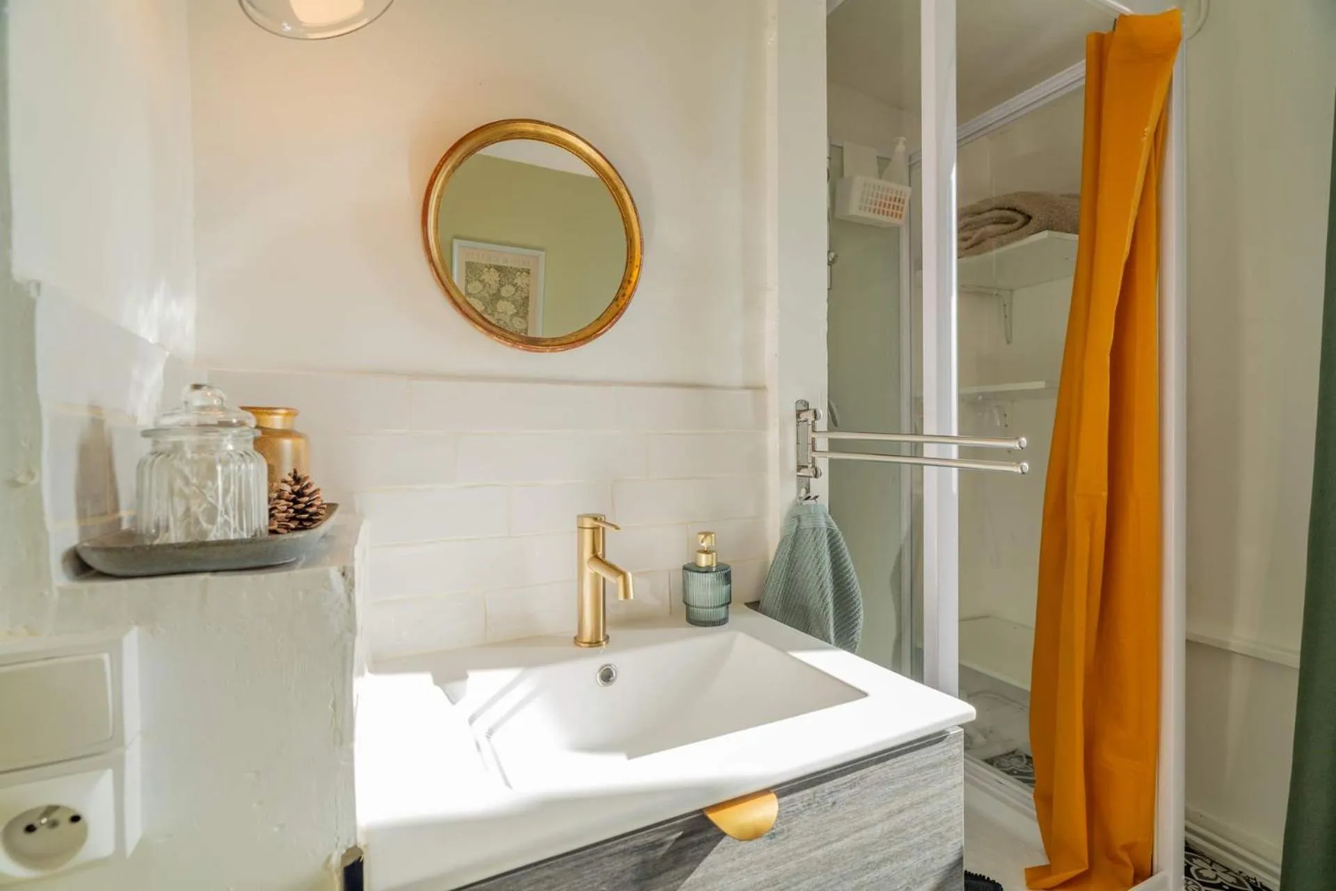 Bathroom in Les Suites de Bellac