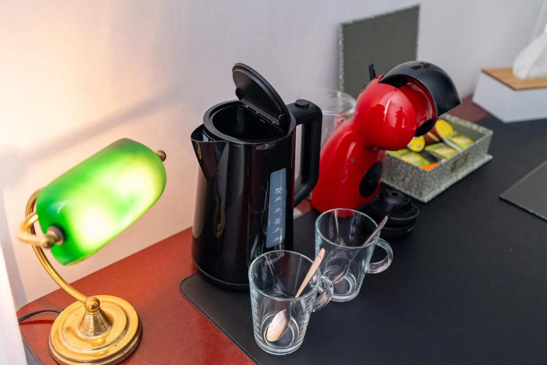 Coffee/tea facilities in Les Suites de Bellac