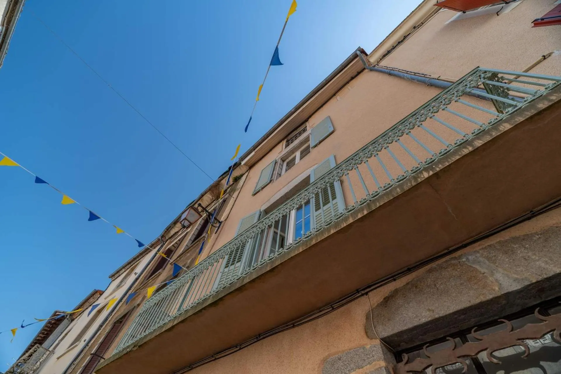 Facade/entrance in Les Suites de Bellac