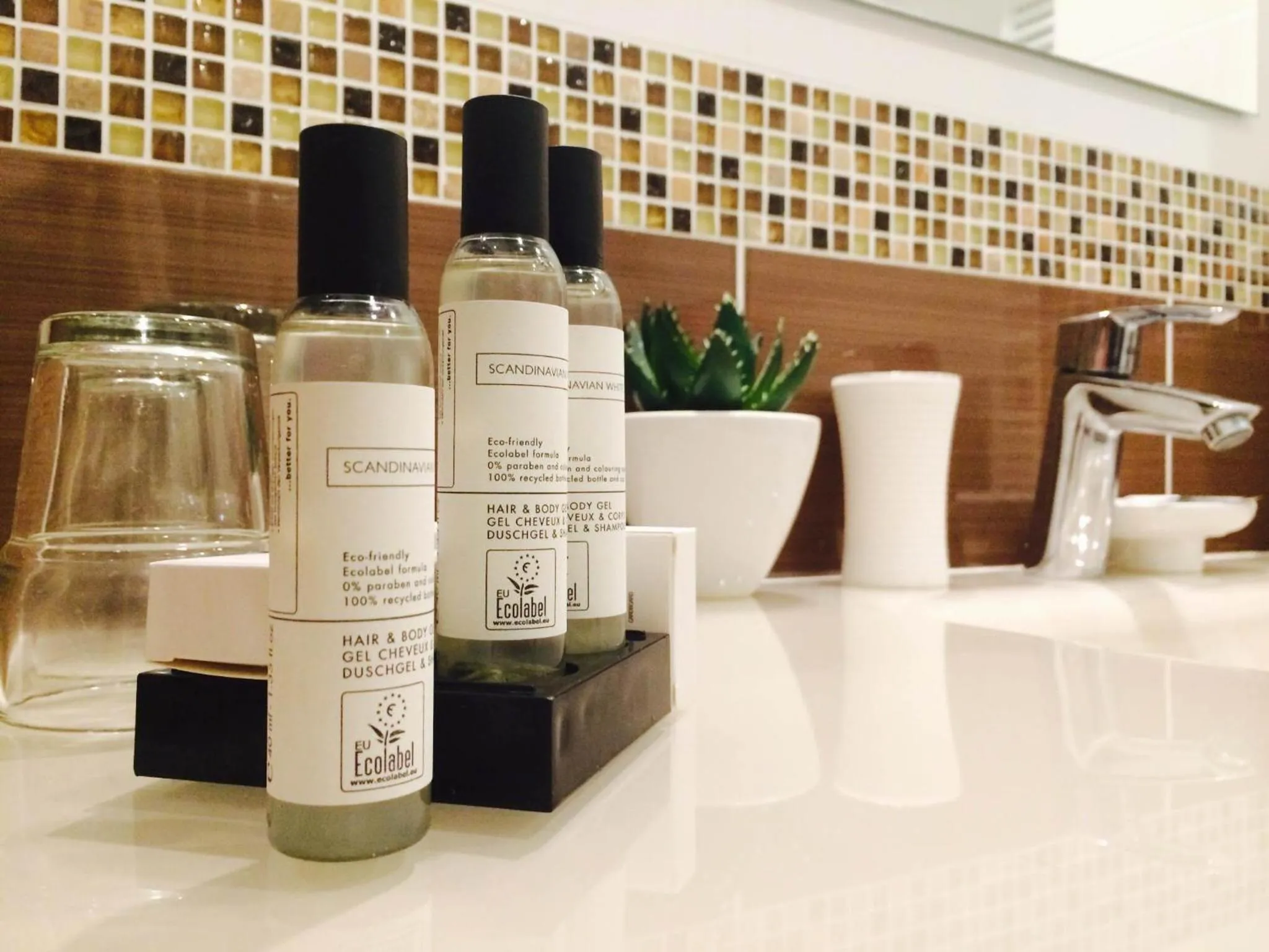 Bathroom in Hôtel Paris Gambetta