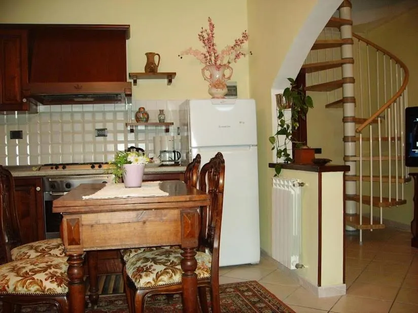 Kitchen or kitchenette in B&B Madonna della Neve