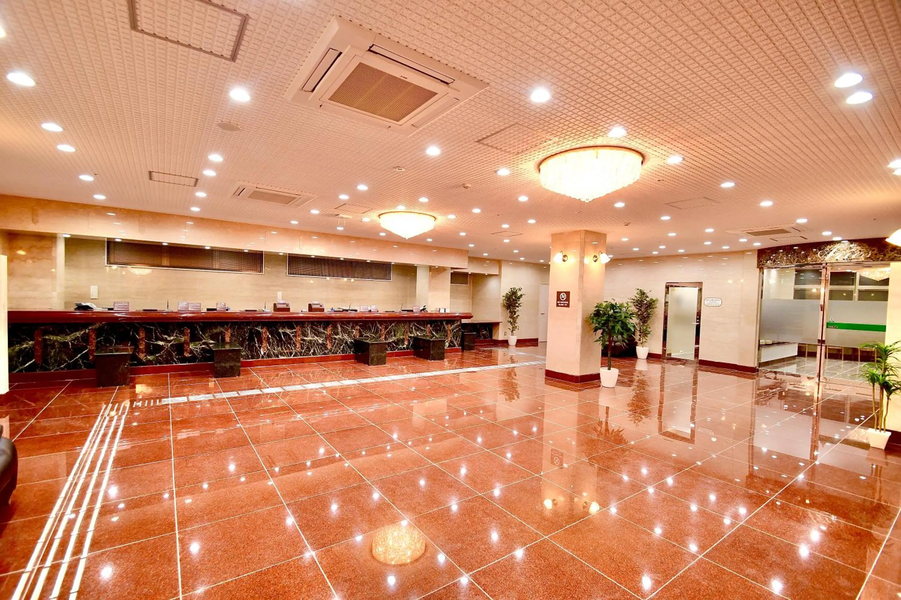 Lobby or reception in Himeji Ekimae Universal Hotel Minamiguchi