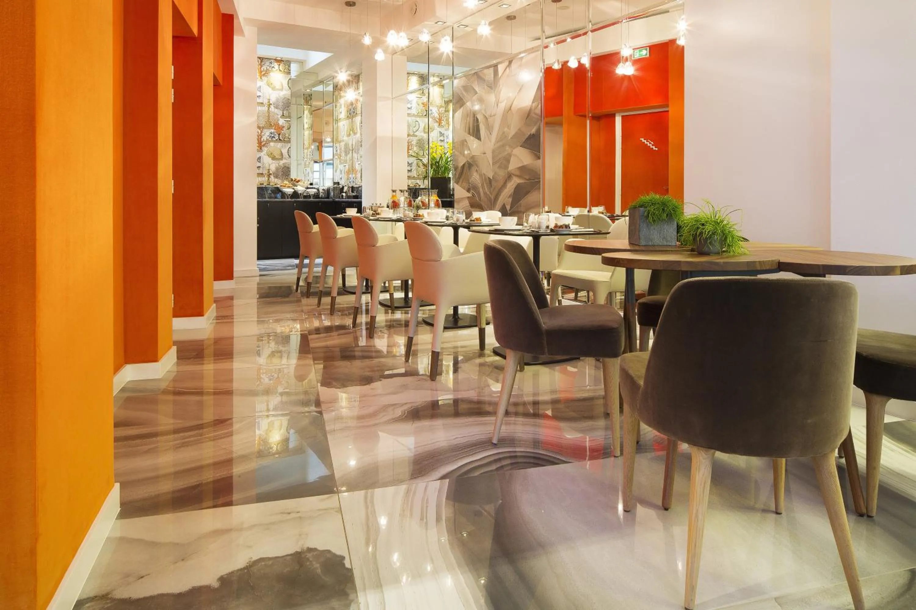 Restaurant/places to eat in Hotel de Seze