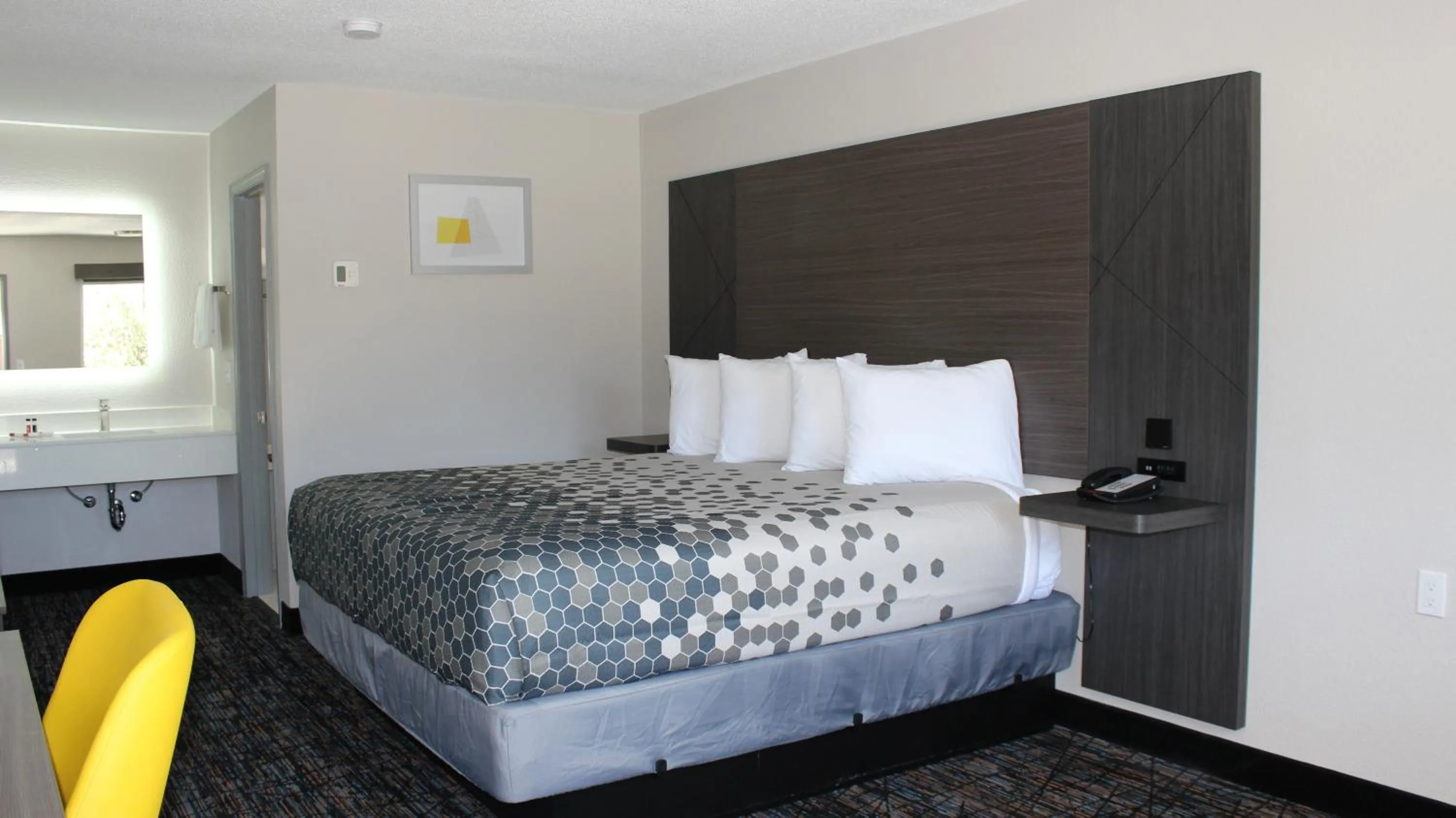 Photo of the whole room, Bed in Landsford Inn