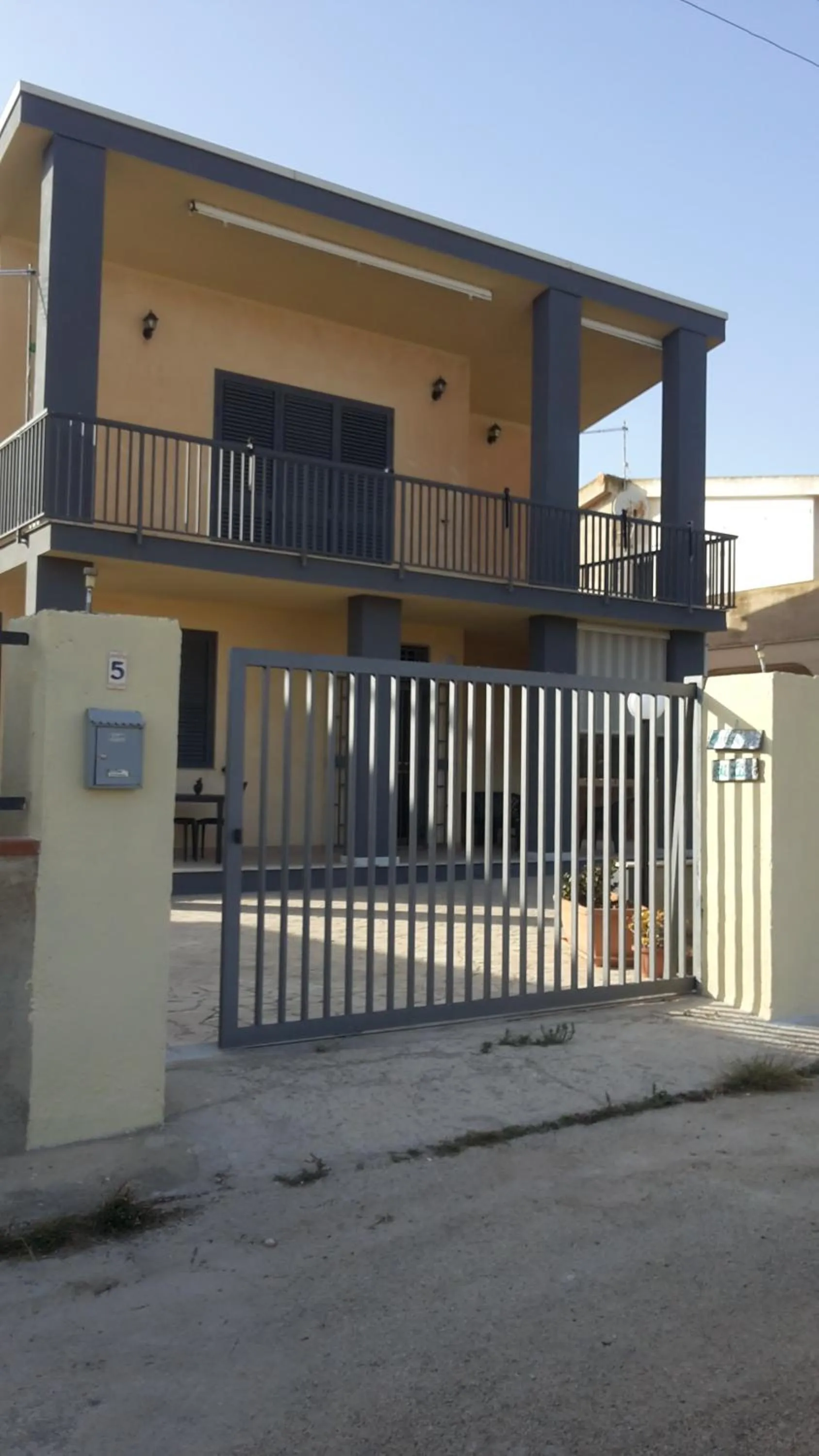 Facade/entrance in L'Ulivo di Lu