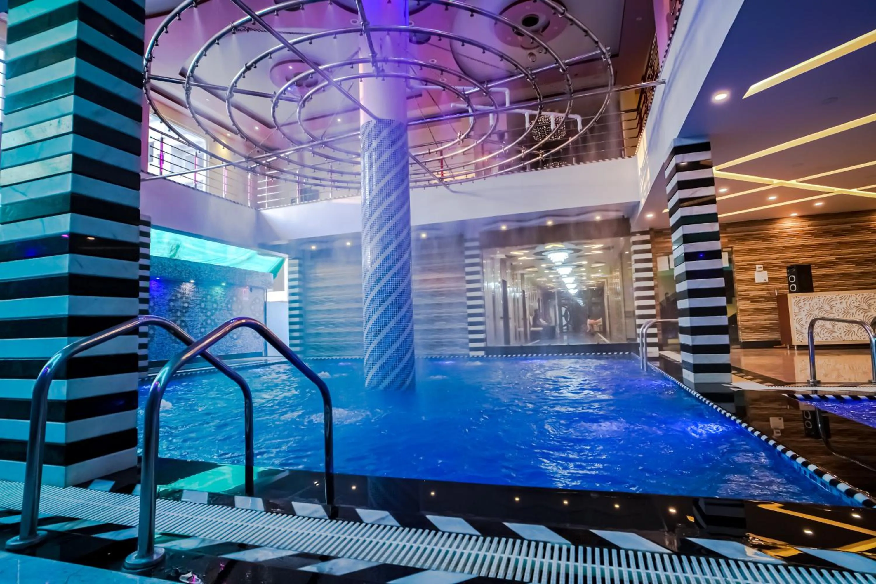 Pool view in HOTEL ALLISHAN !! Couple Friendly Hotel Near Science City !!