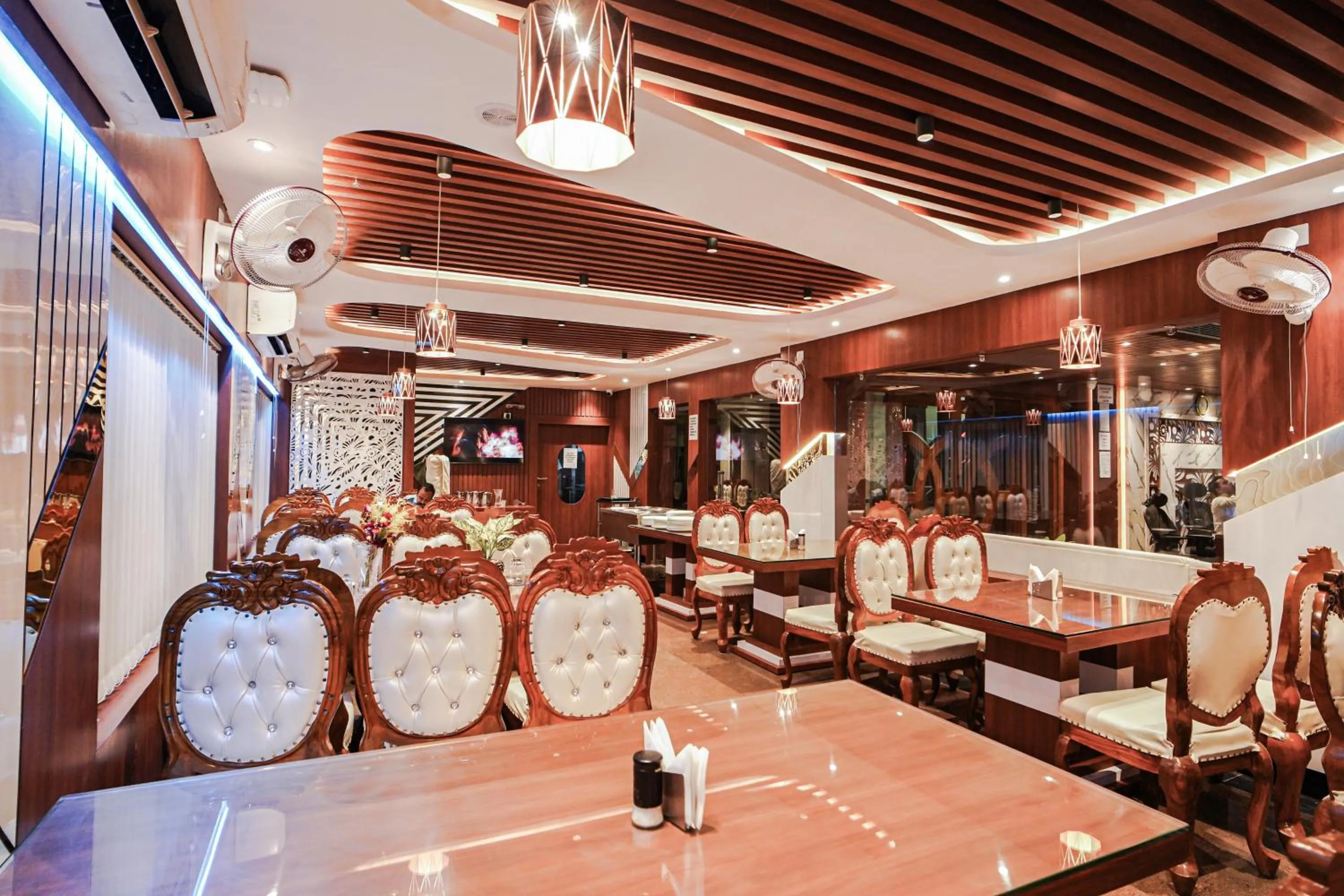 Restaurant/places to eat in HOTEL ALLISHAN !! Couple Friendly Hotel Near Science City !!