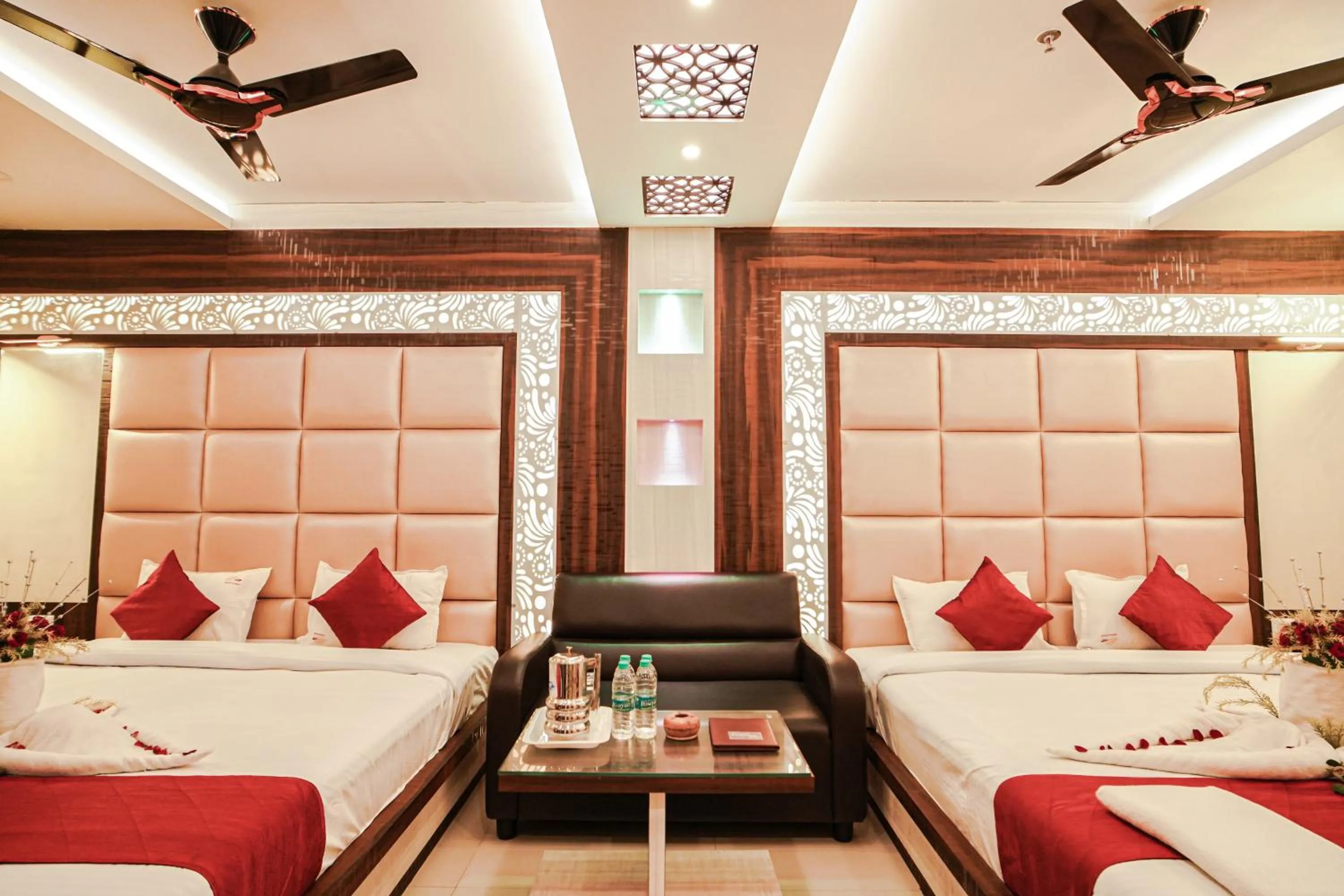 Bed in HOTEL ALLISHAN !! Couple Friendly Hotel Near Science City !!