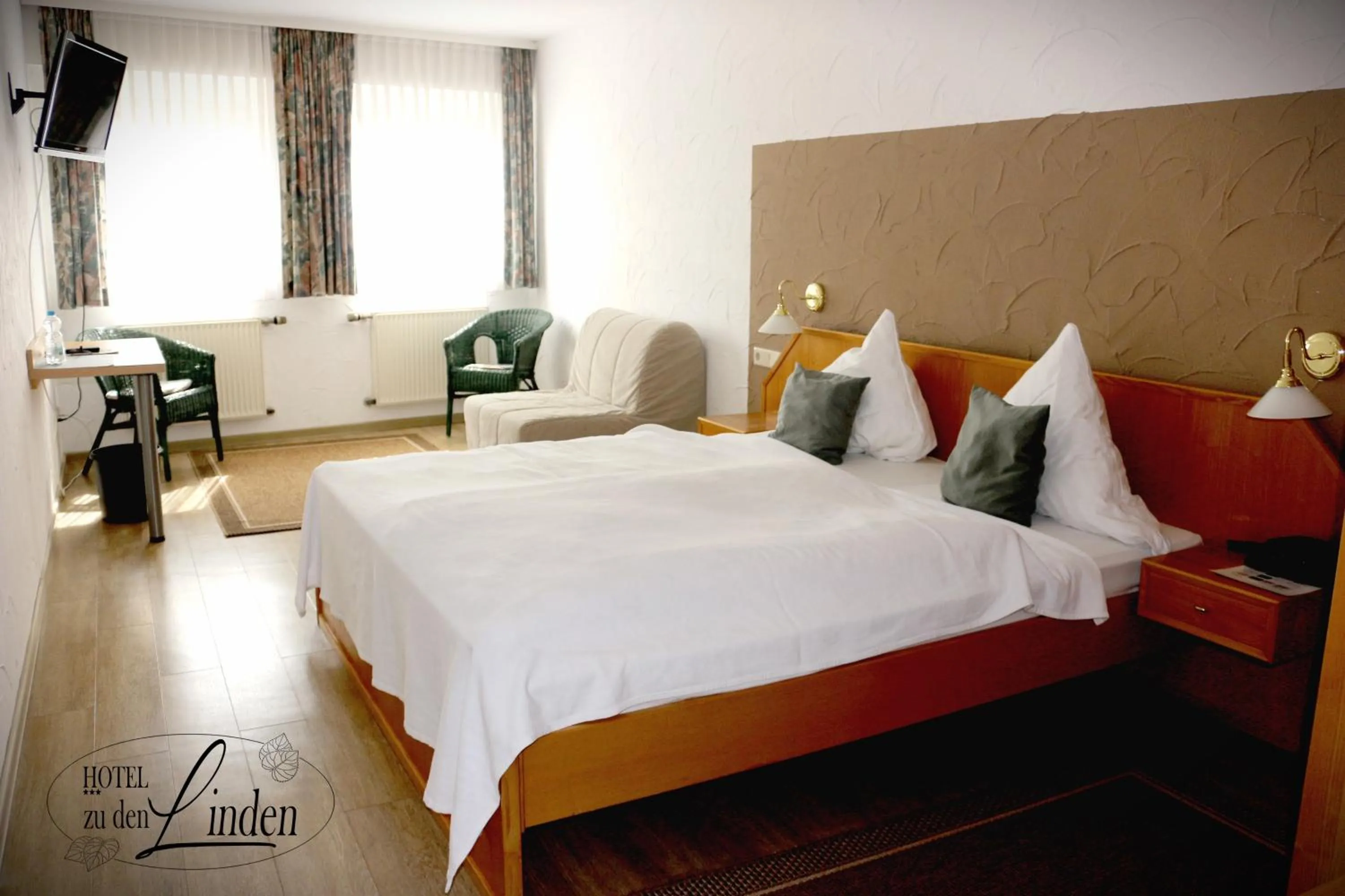Bed in Hotel zu den Linden