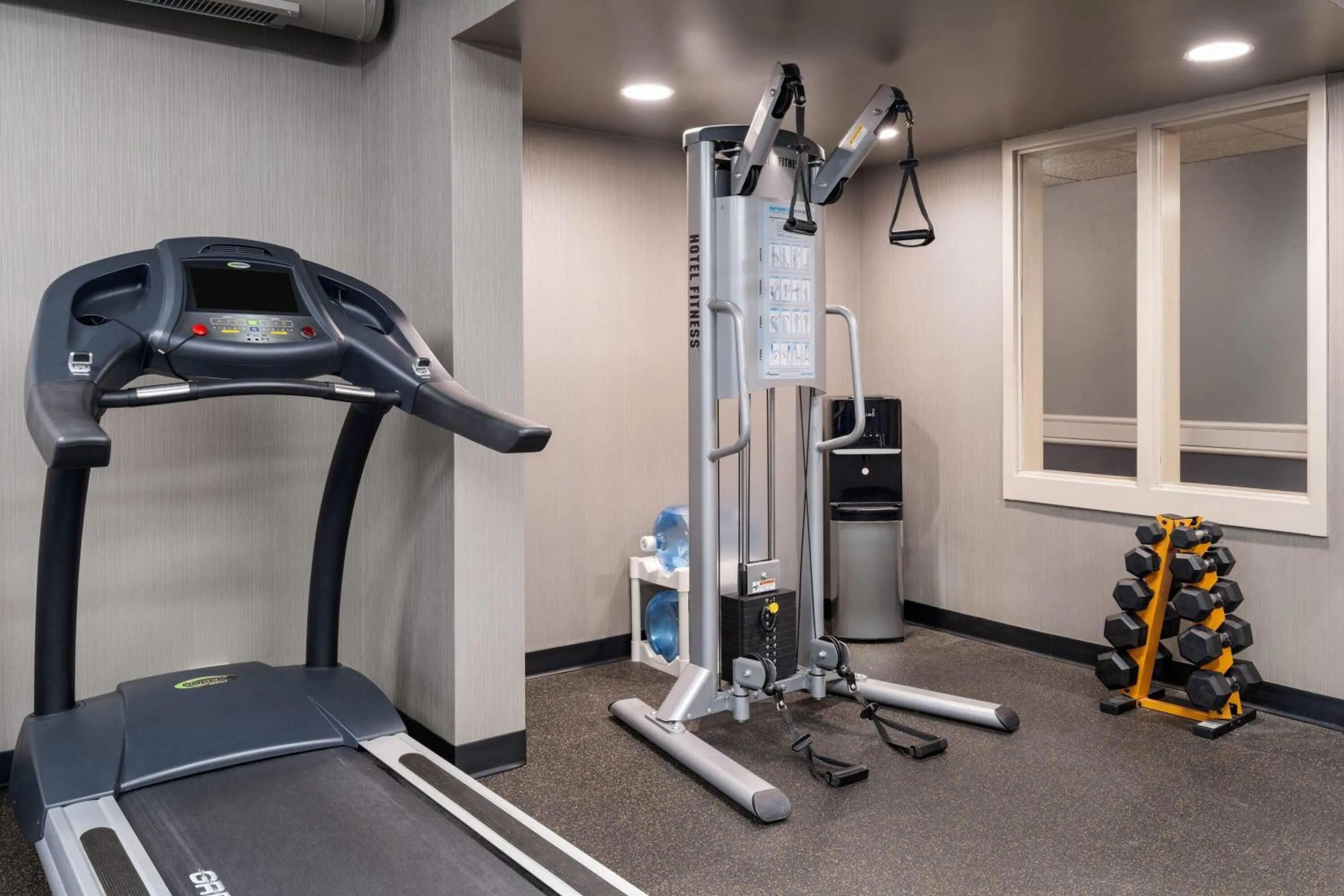 Fitness centre/facilities in AmericInn by Wyndham Grand Forks