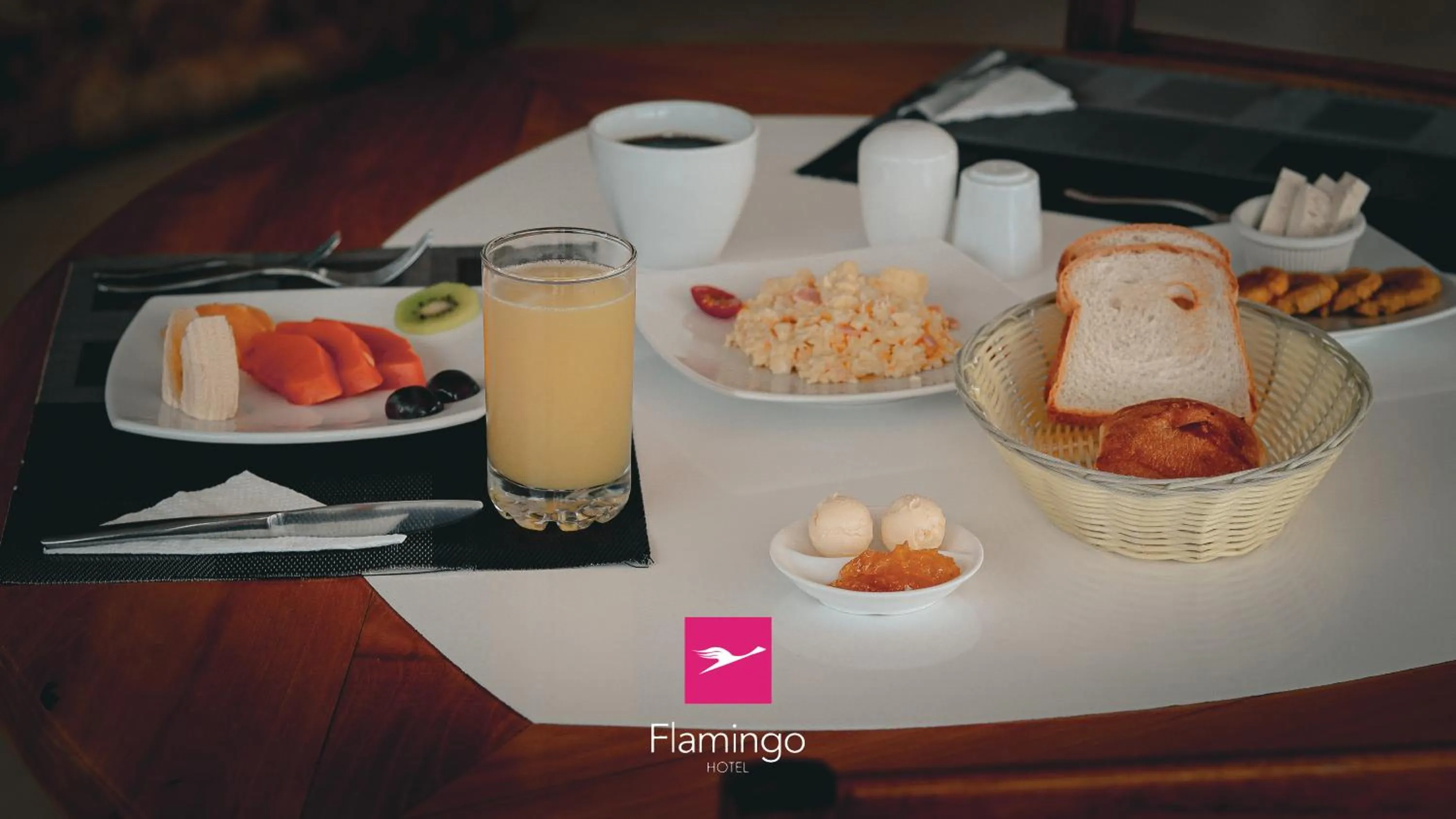 Food and drinks in Hotel Flamingo