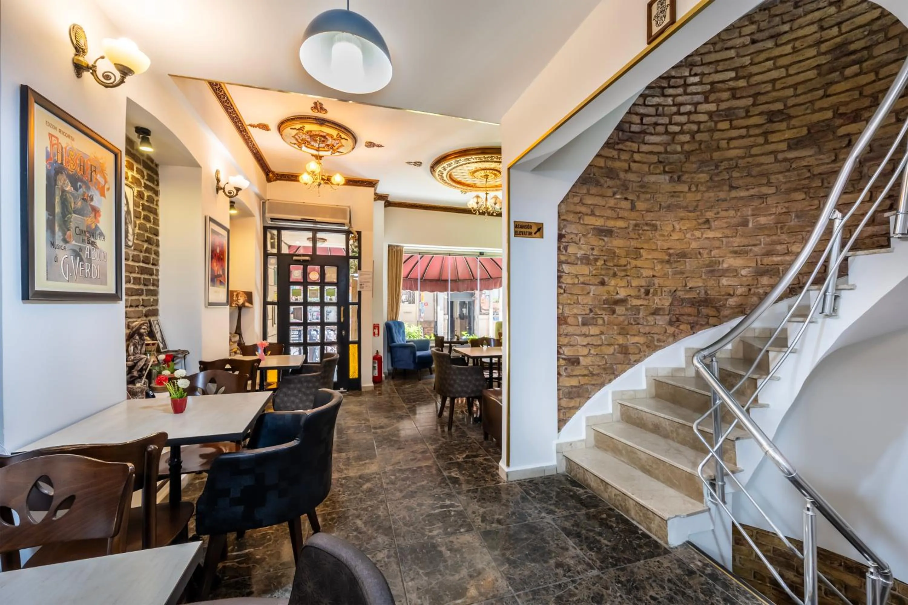 Seating area in Taksim Trust Hotel