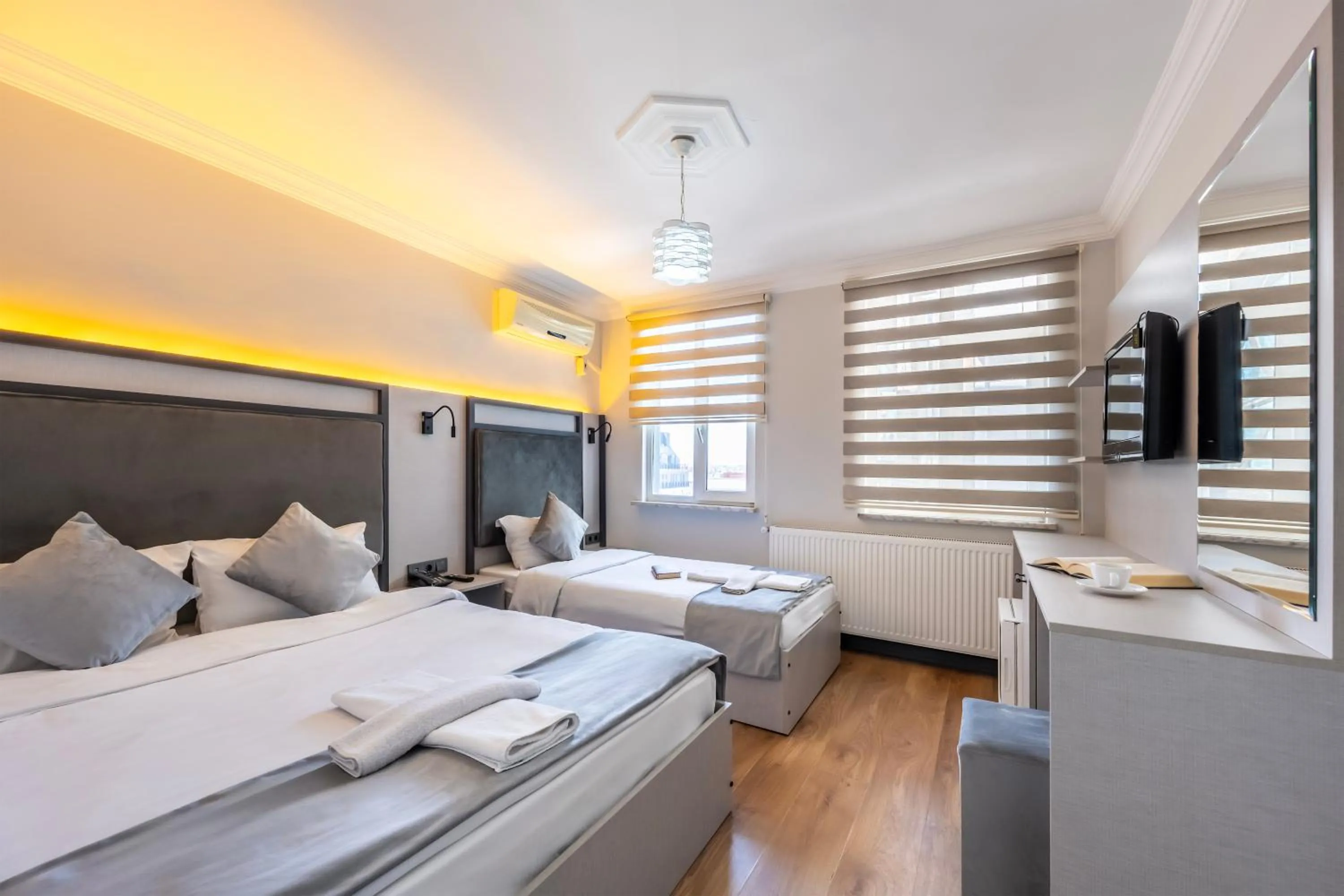 Photo of the whole room, Bed in Taksim Trust Hotel