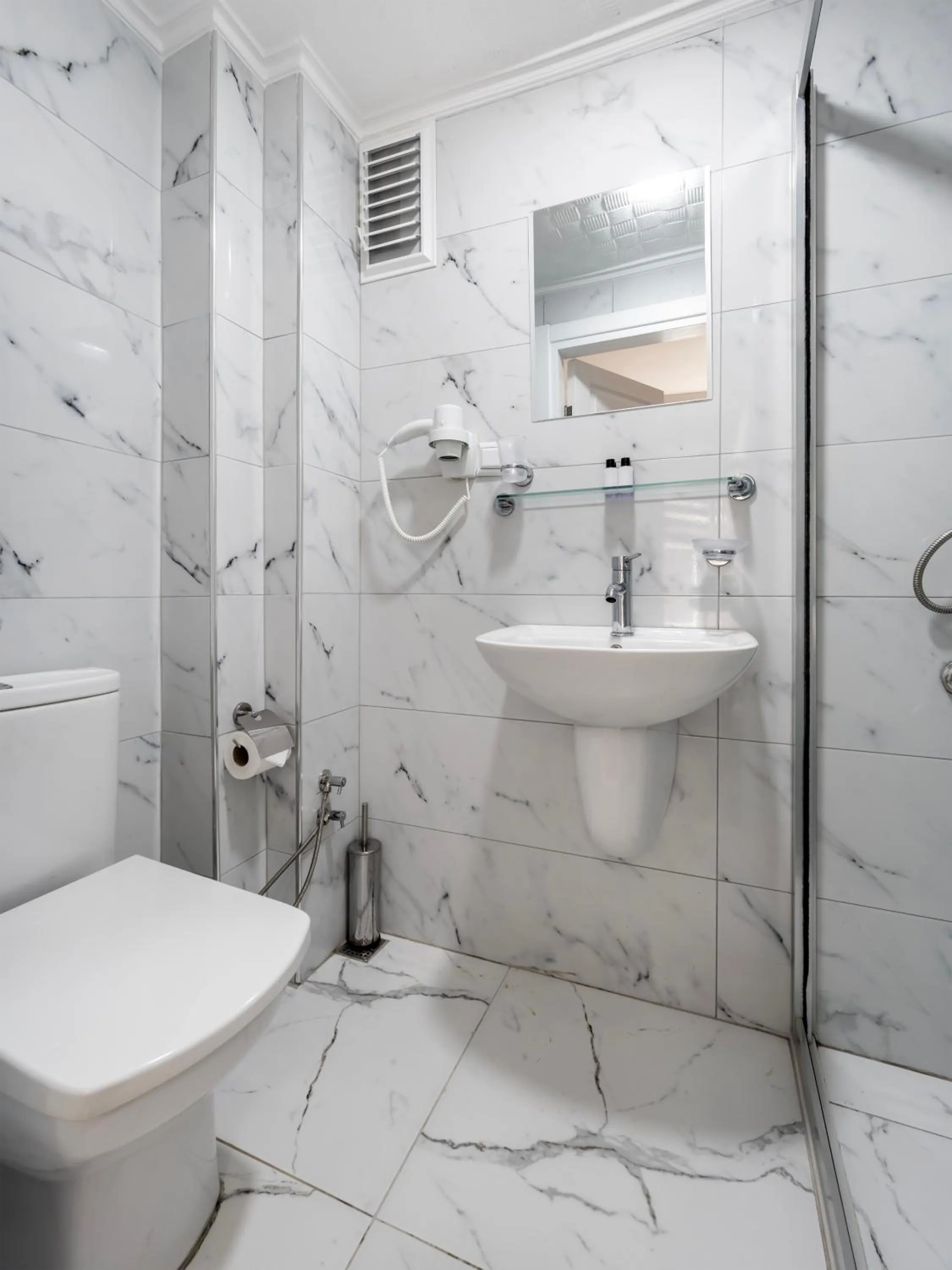 Bathroom in Taksim Trust Hotel