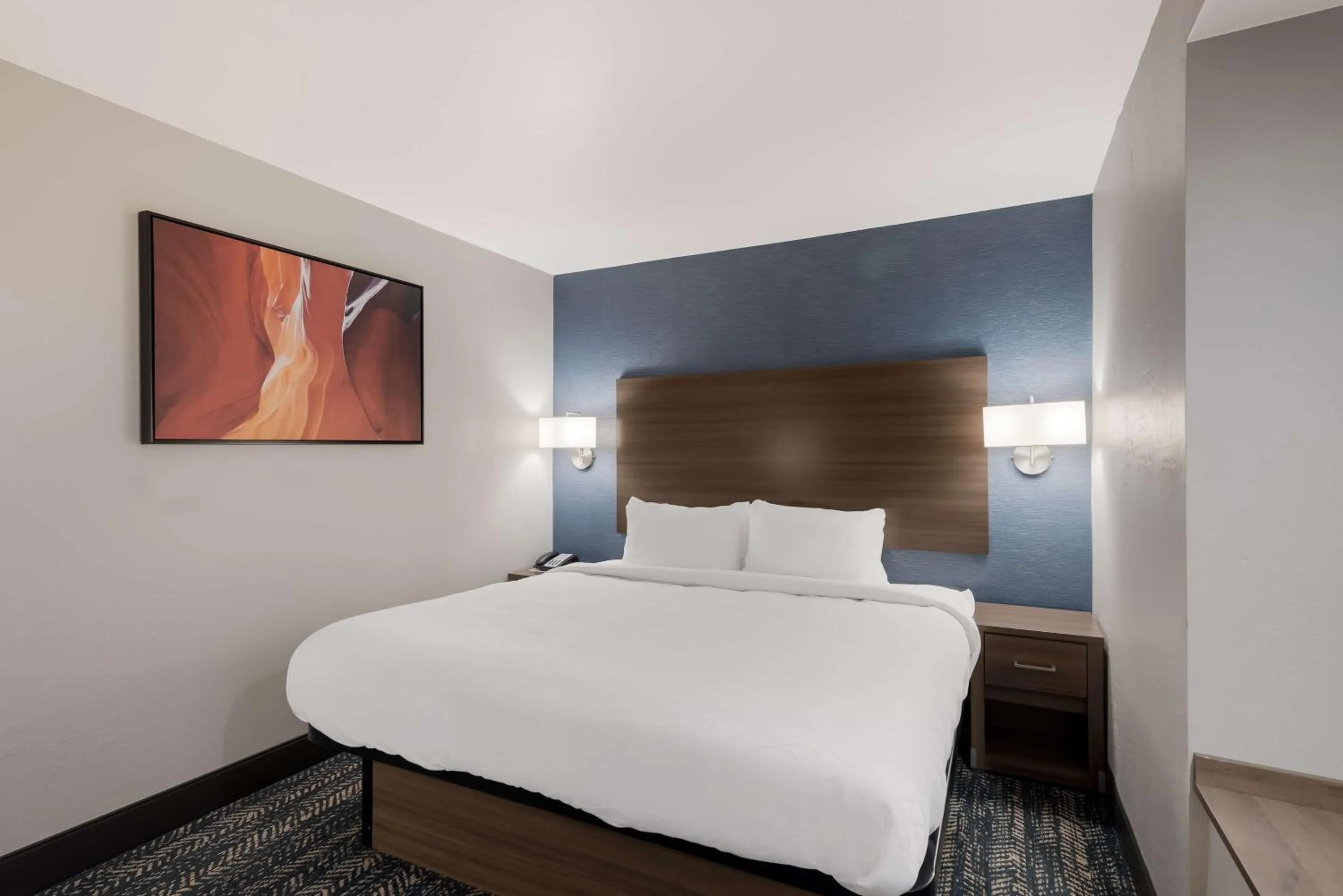 Bed in Best Western Bellemont Shadow Mountain Inn