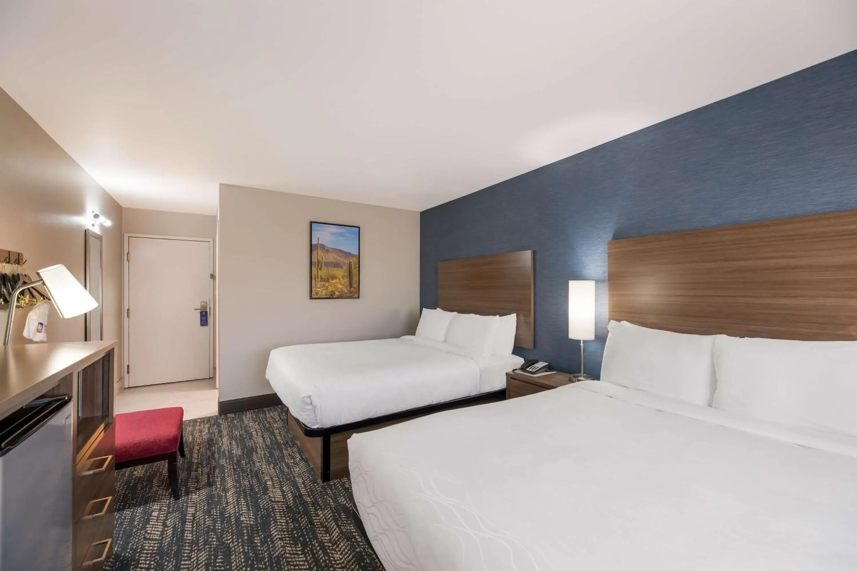 Queen Room with Two Queen Beds and Walk-In Shower - Non-Smoking in Best Western Bellemont Shadow Mountain Inn Queen Room with Two Queen Beds and Walk-In Shower - Non-Smoking in Best Western Bellemont Shadow Mountain Inn