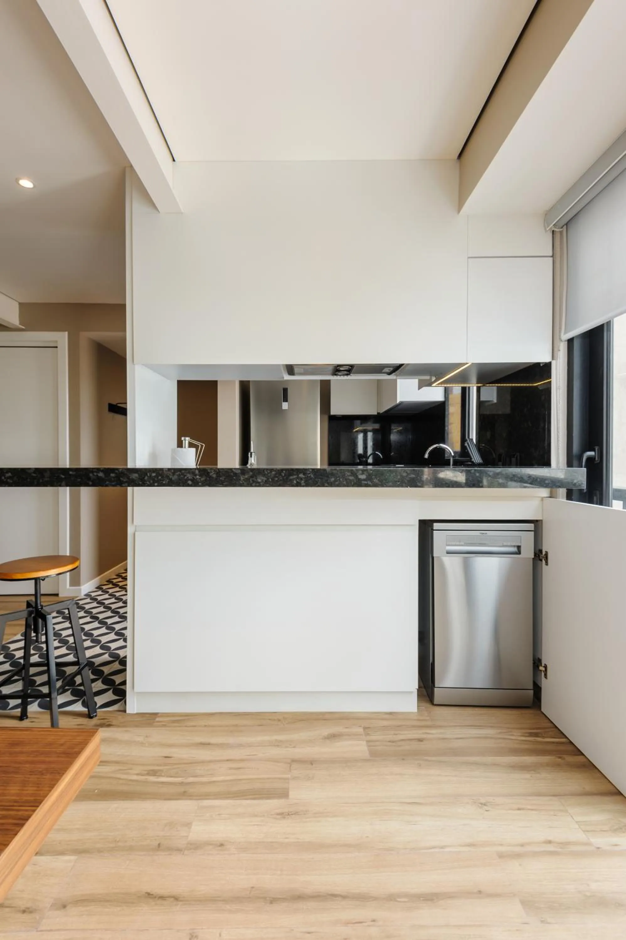 Kitchen or kitchenette in Nuevo Leon 155 by Wynwood House