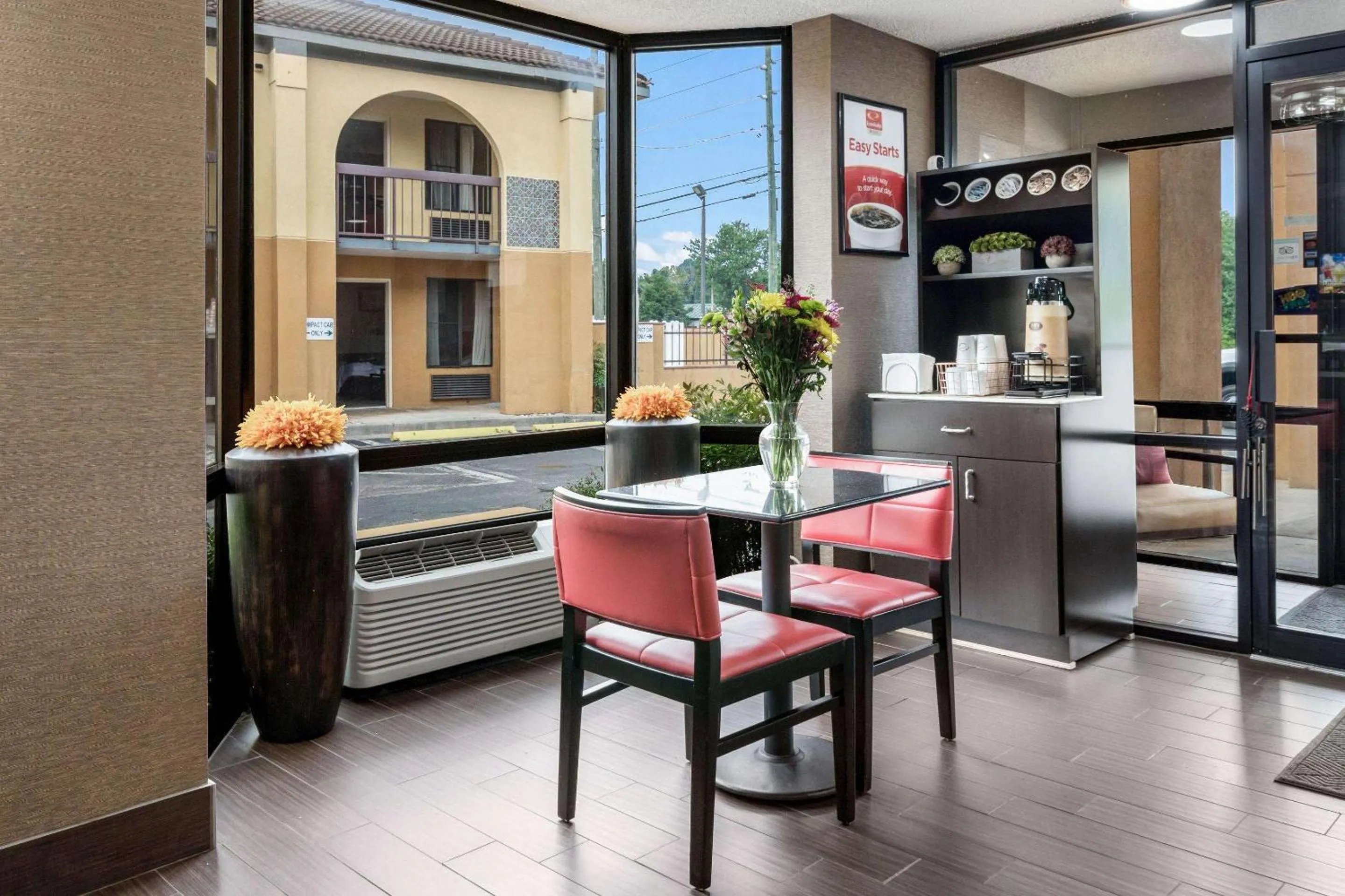 Restaurant/places to eat in Econo Lodge Gainesville Downtown Area