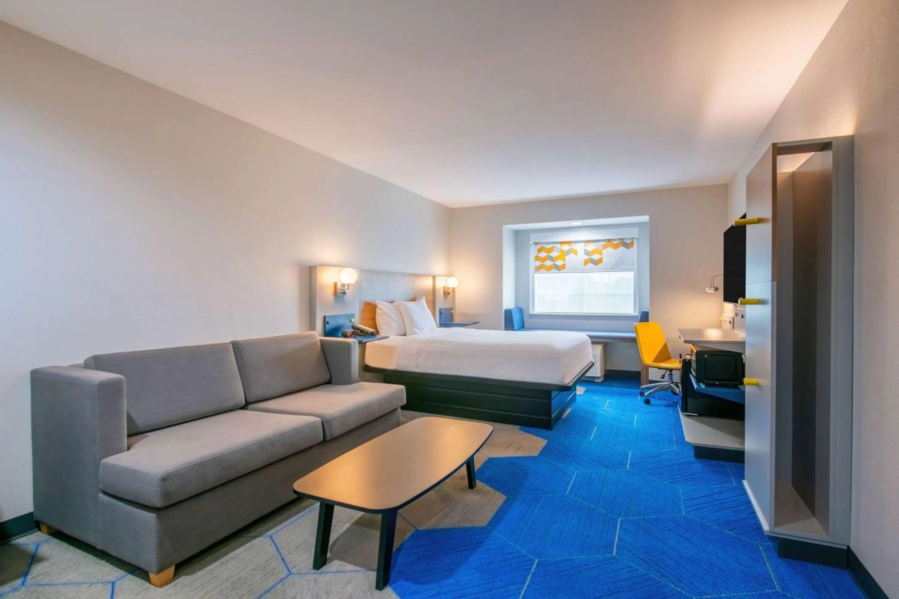 Photo of the whole room, Bed in Microtel Inn and Suites by Wyndham Anderson SC