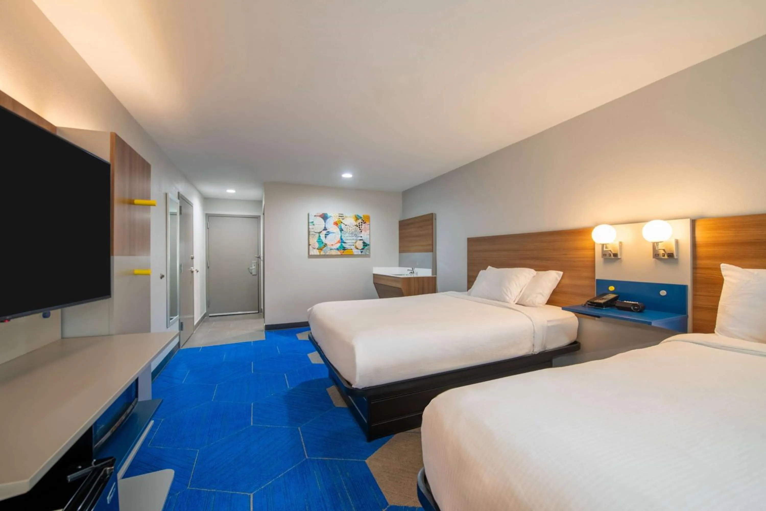 Photo of the whole room, Bed in Microtel Inn and Suites by Wyndham Anderson SC