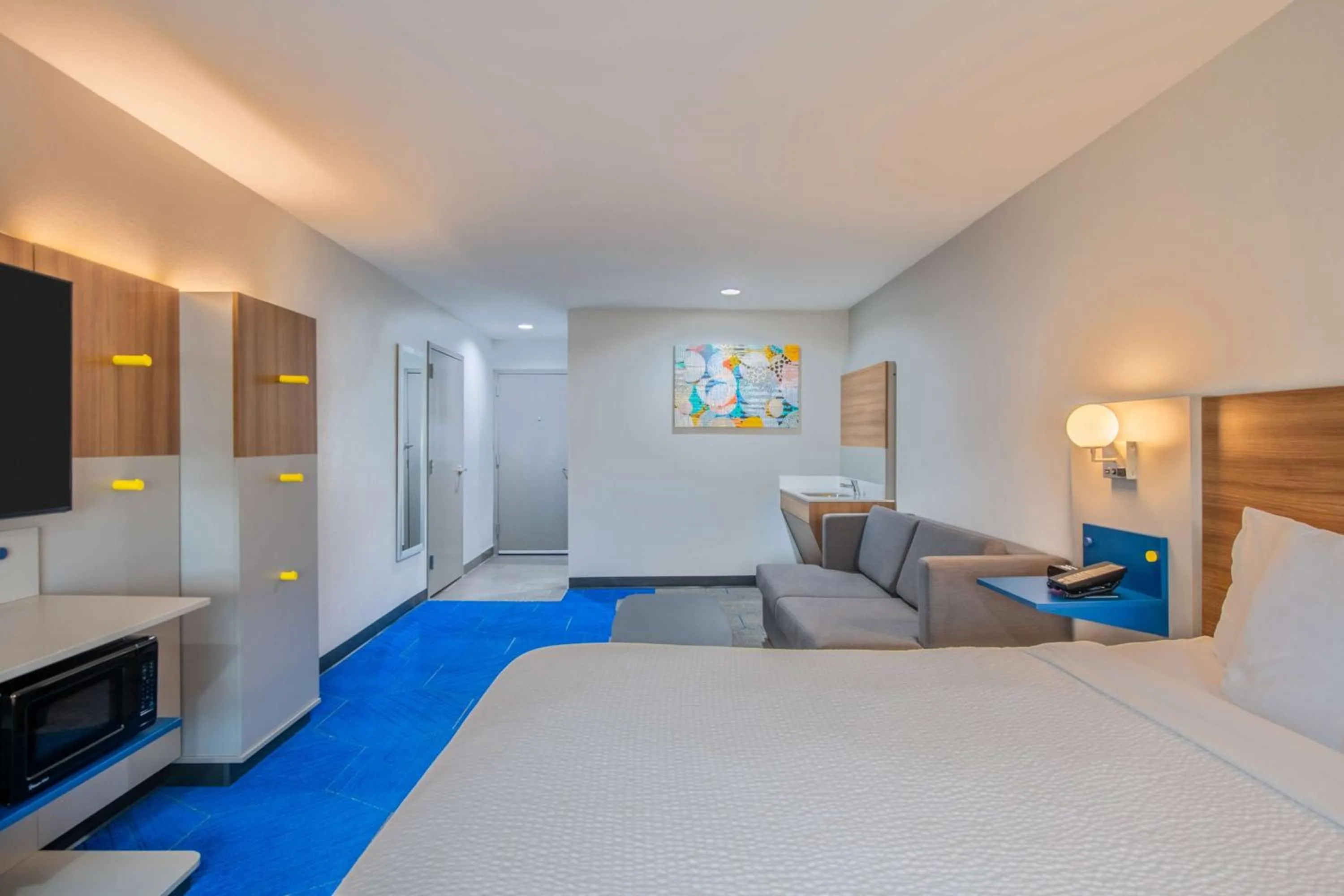 Photo of the whole room, Bed in Microtel Inn and Suites by Wyndham Anderson SC