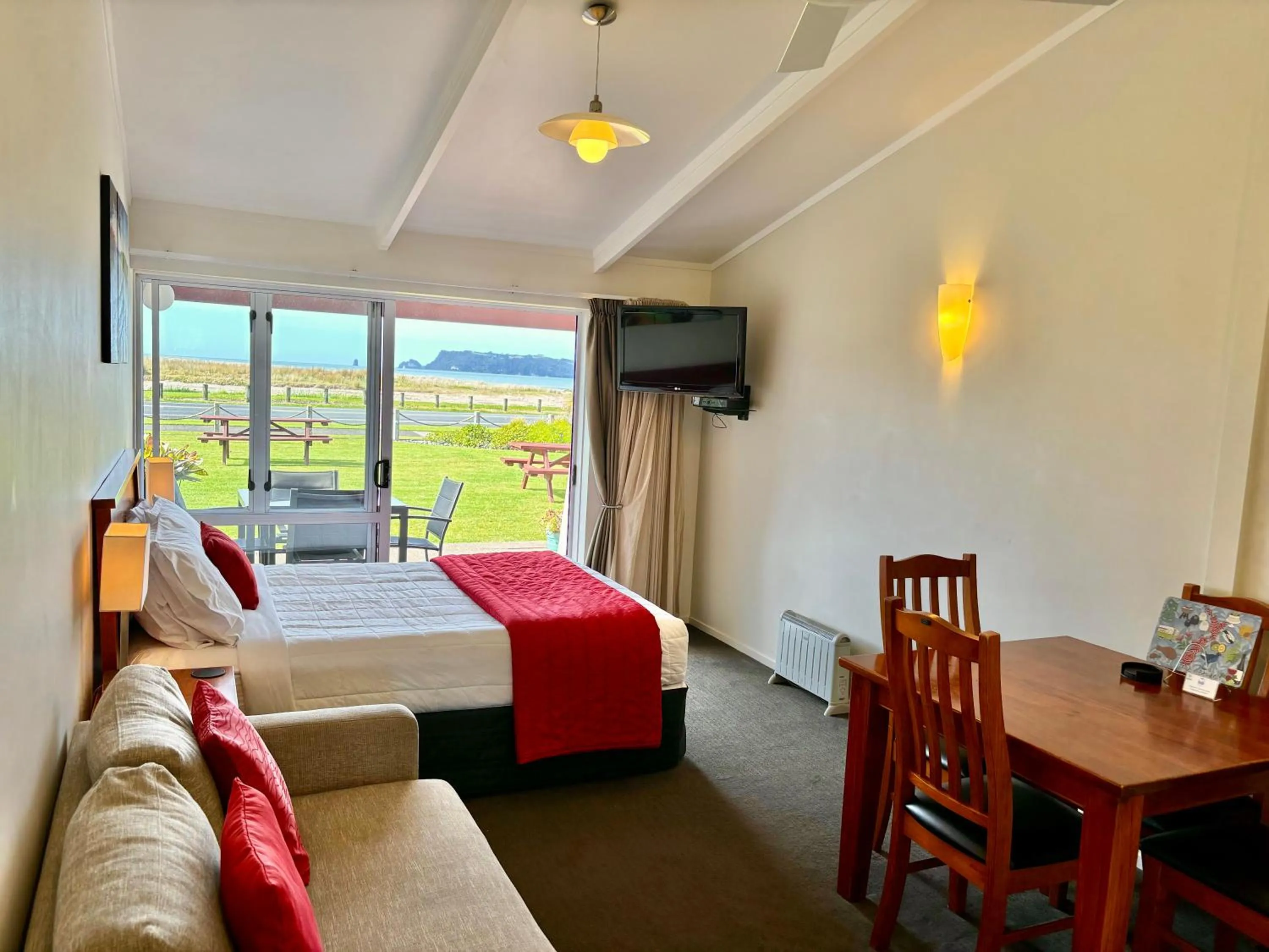 Bed in Baileys At The Beach