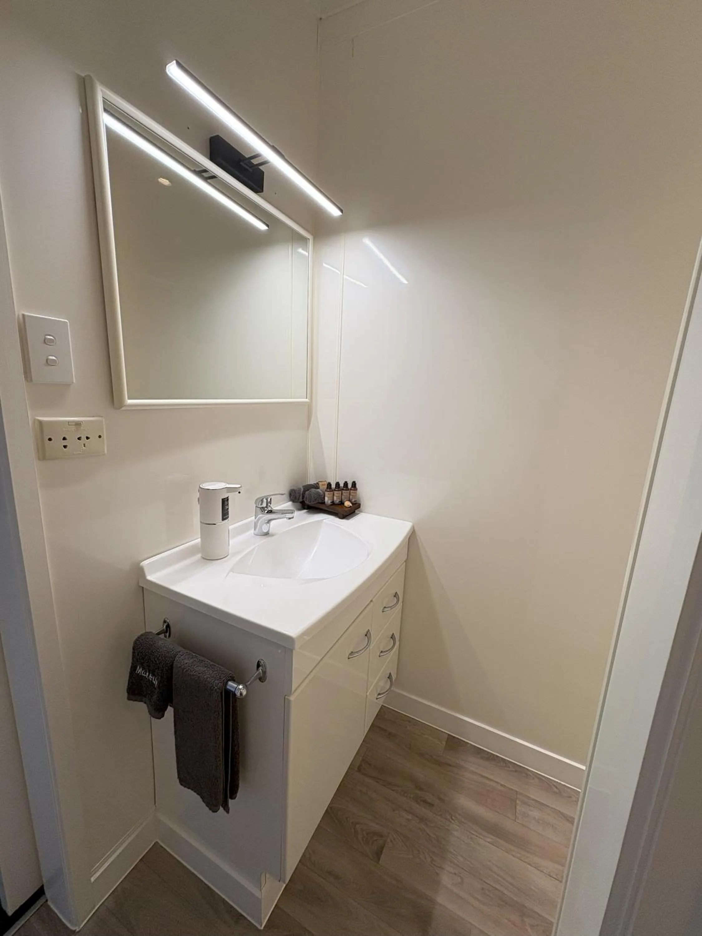 Shower in Baileys At The Beach