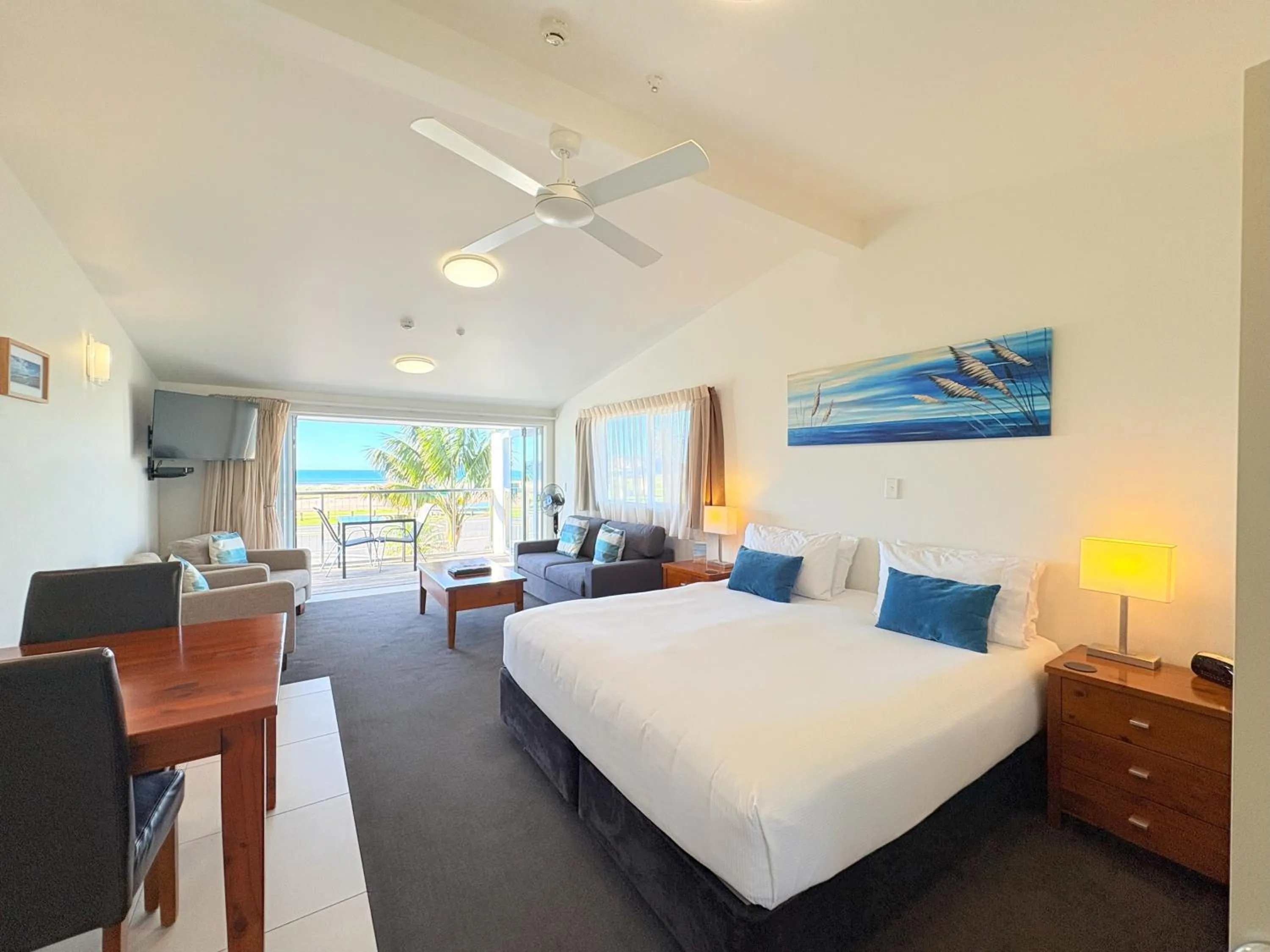 Bed in Baileys At The Beach