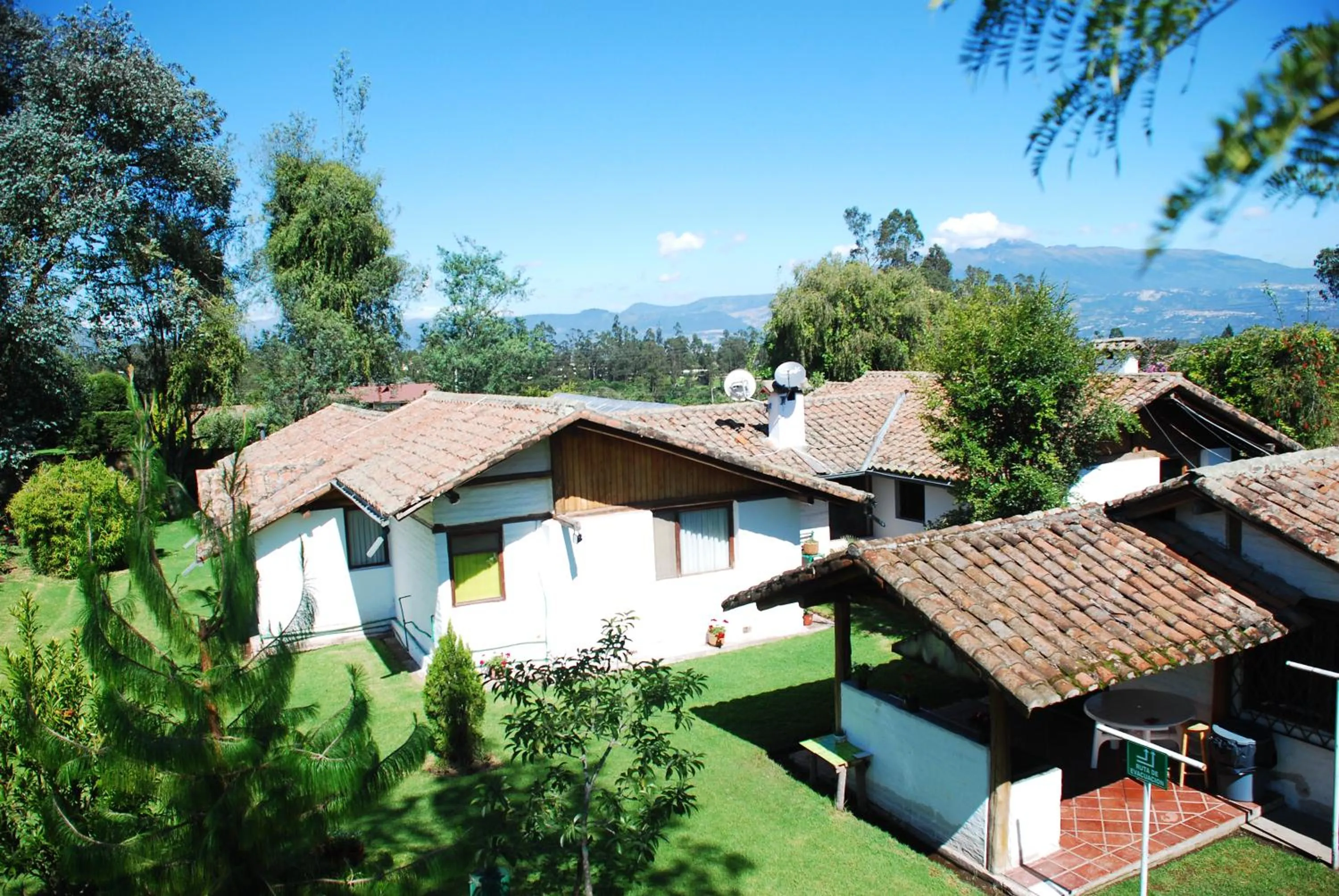 Day in Hosteria Airport Garden