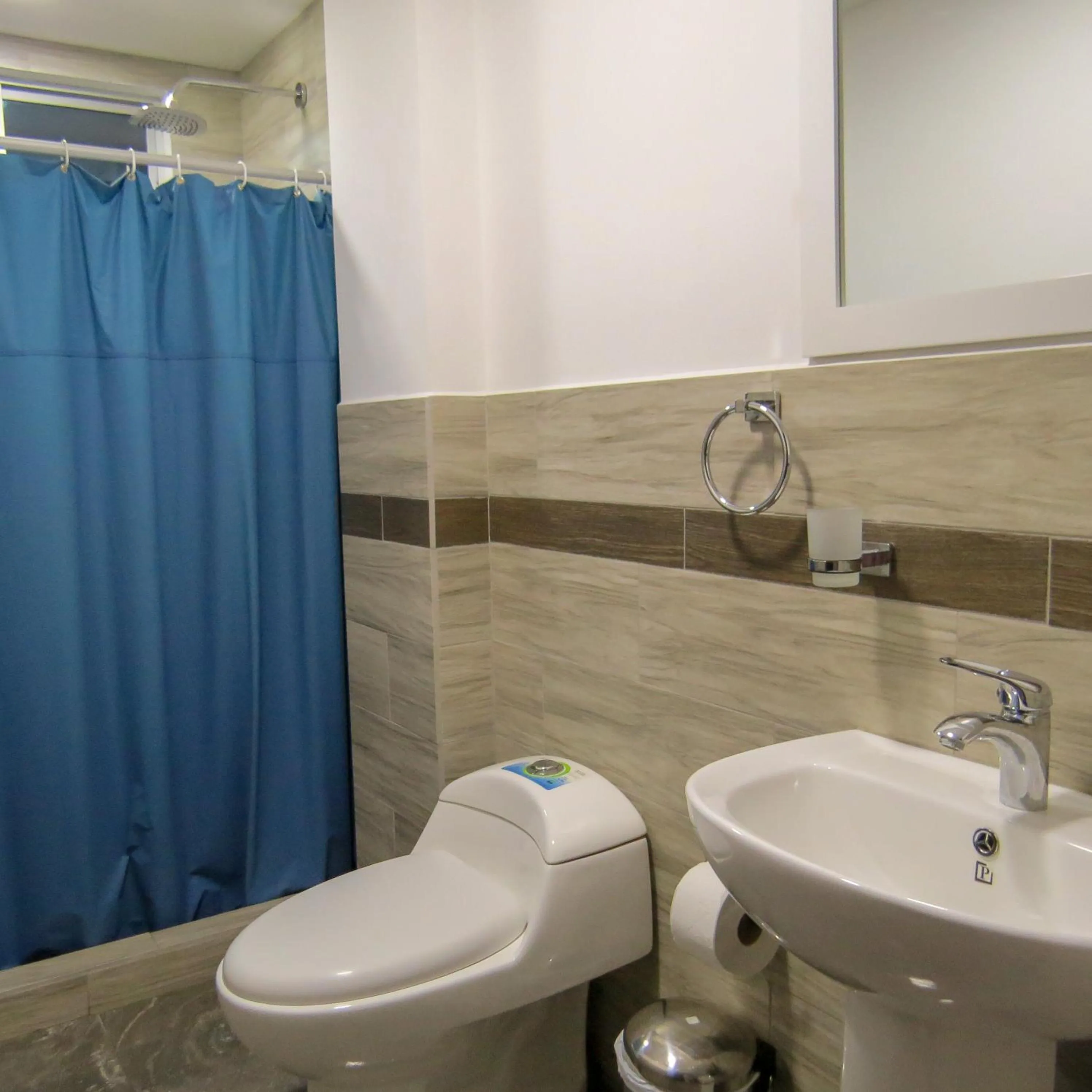 Hosteria Airport Garden