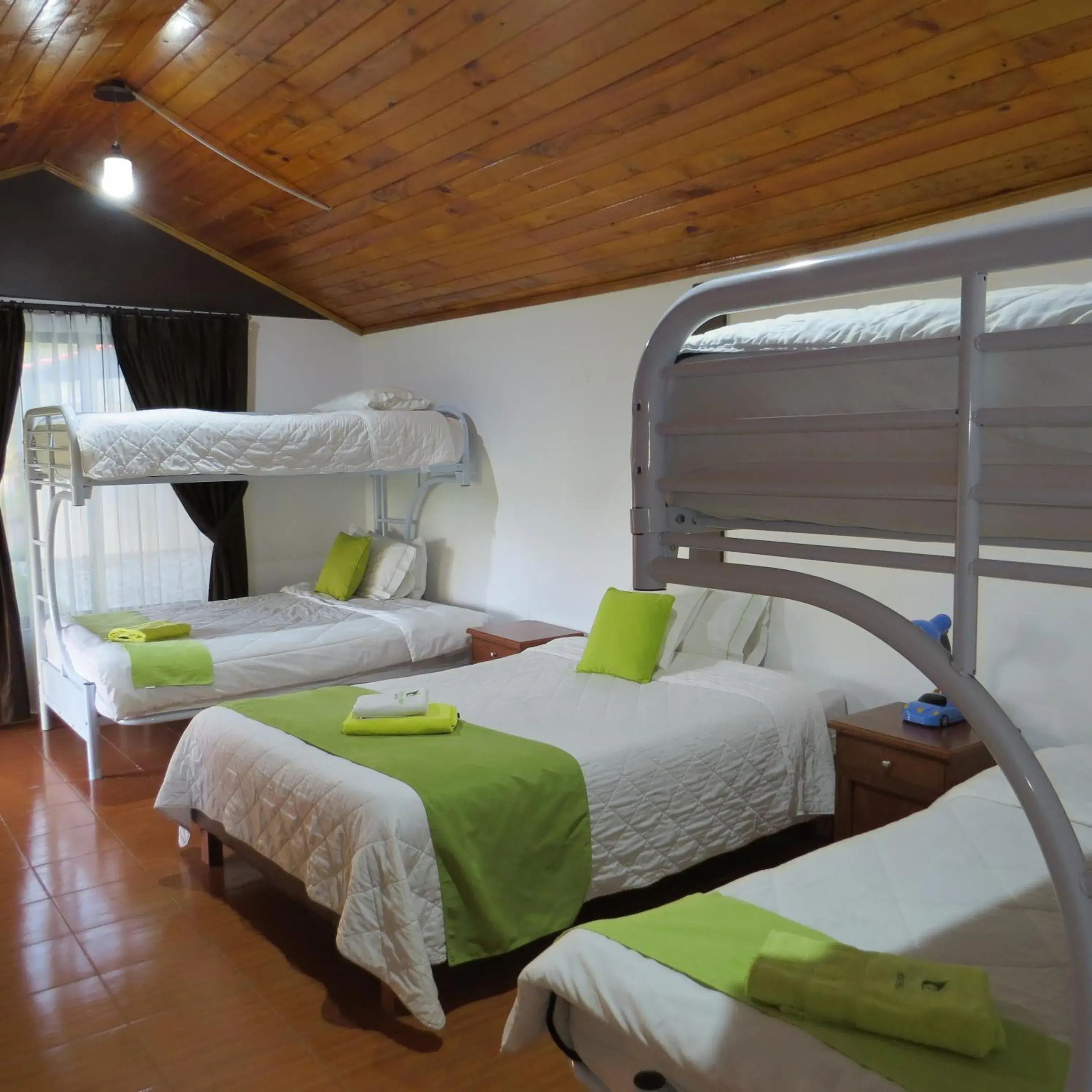 Standard Quadruple Room in Hosteria Airport Garden Standard Quadruple Room in Hosteria Airport Garden