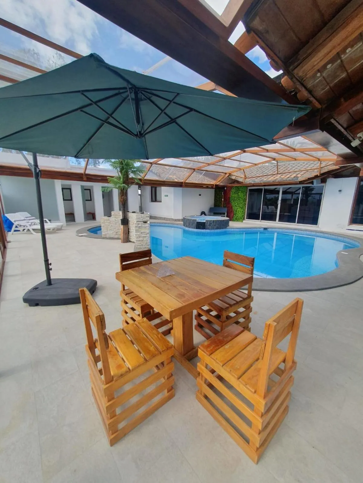 Hosteria Airport Garden