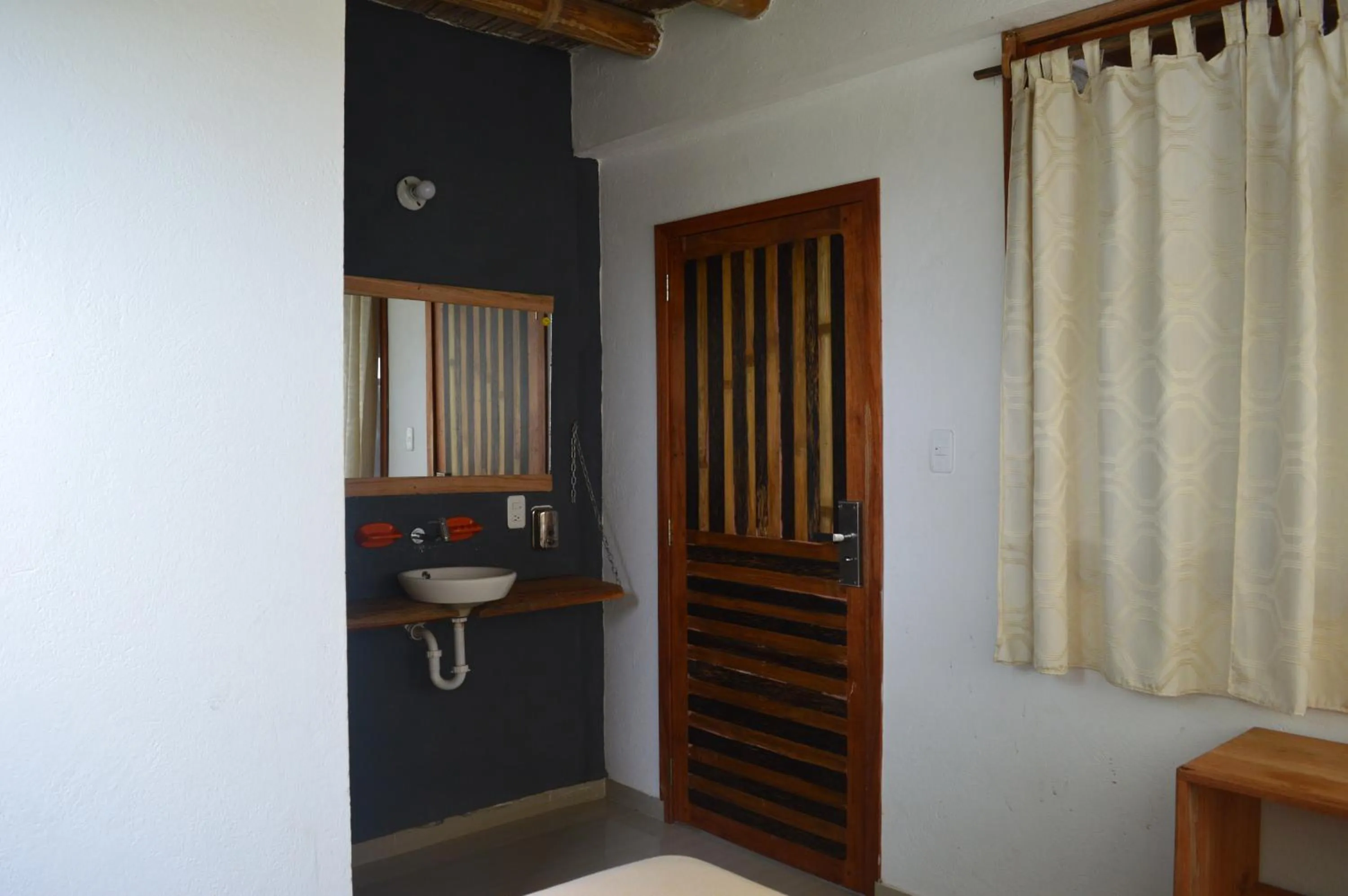 Bathroom in La Facha Hostal Restaurant Surf