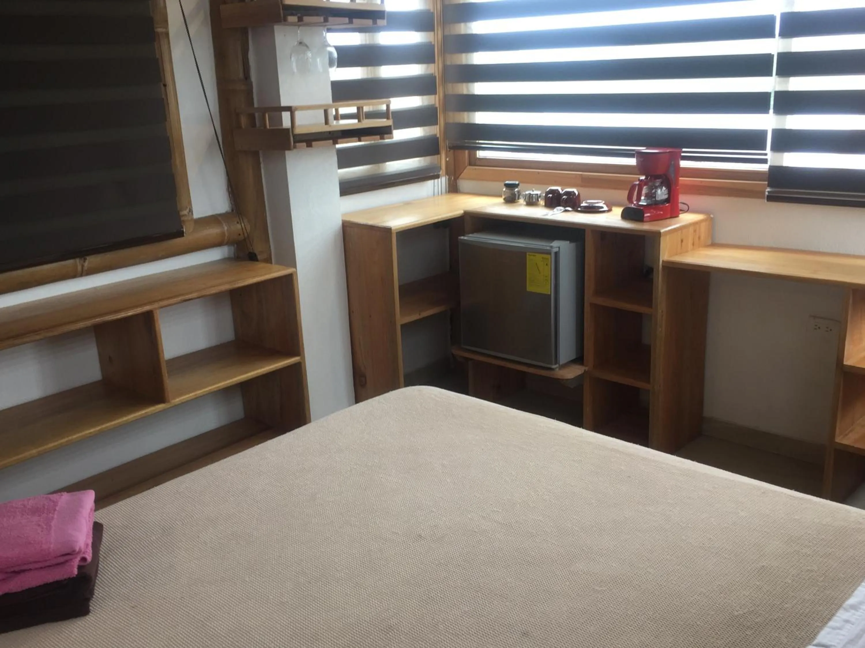 Coffee/tea facilities, Bed in La Facha Hostal Restaurant Surf