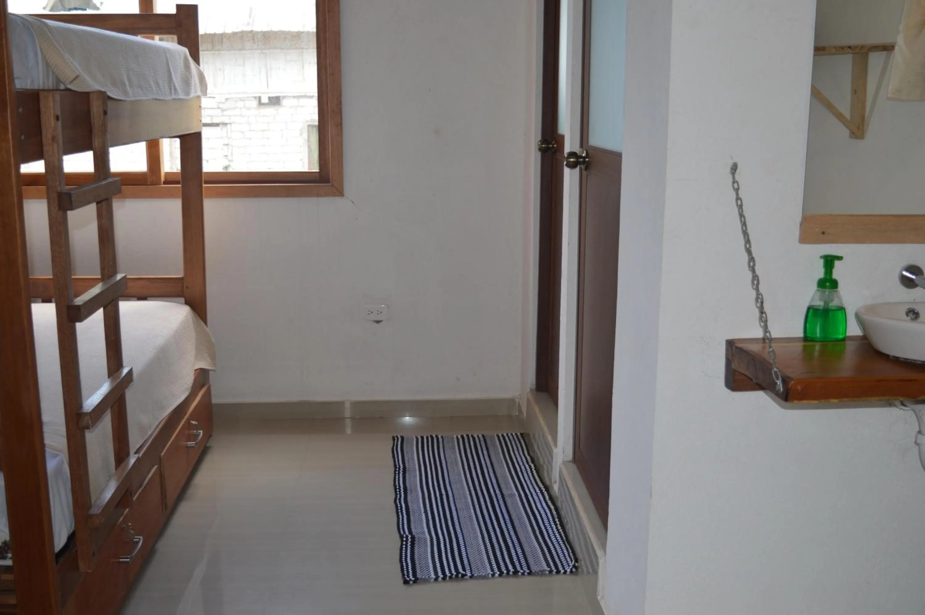 Bathroom in La Facha Hostal Restaurant Surf