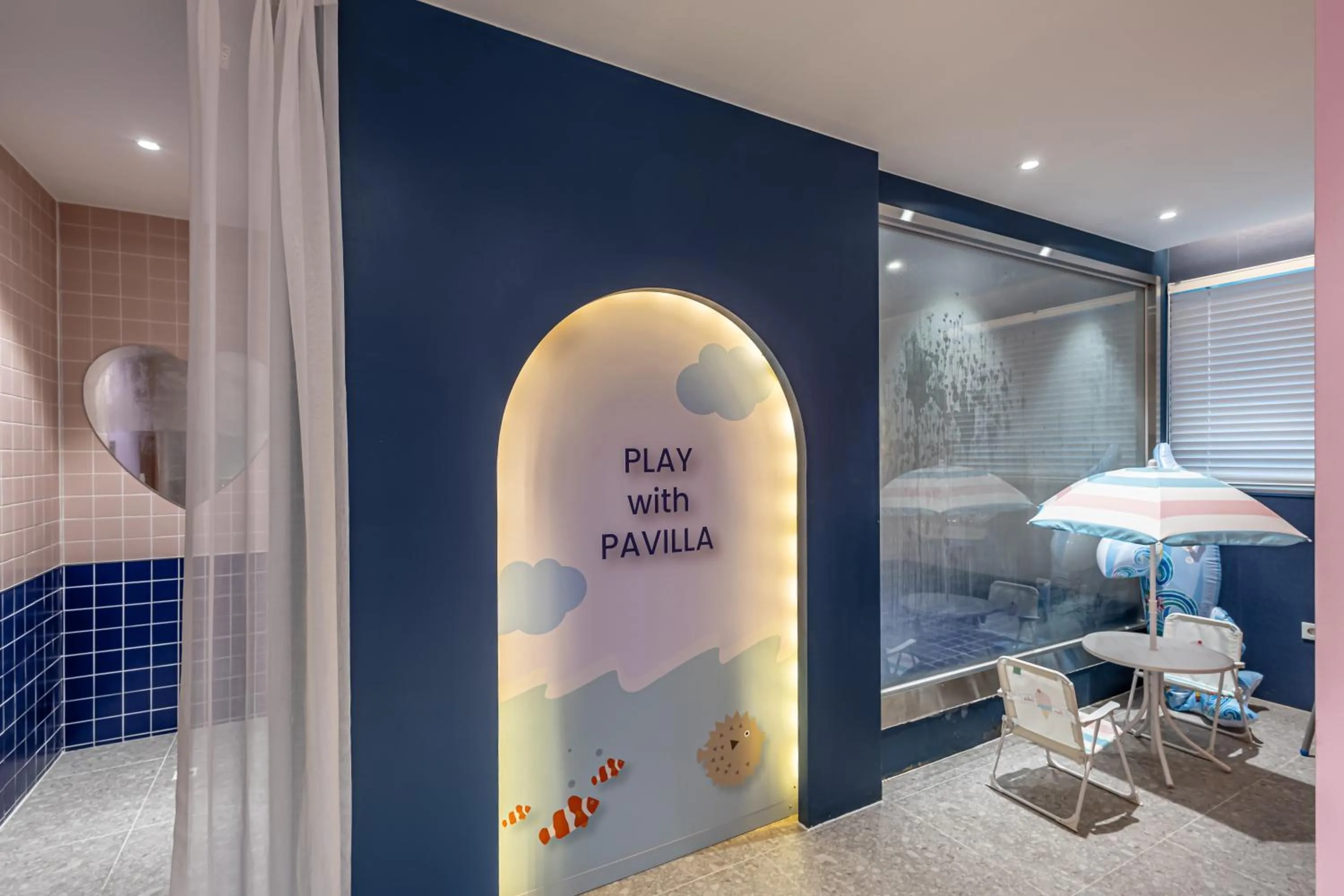 Swimming pool in Pavilla Hotel