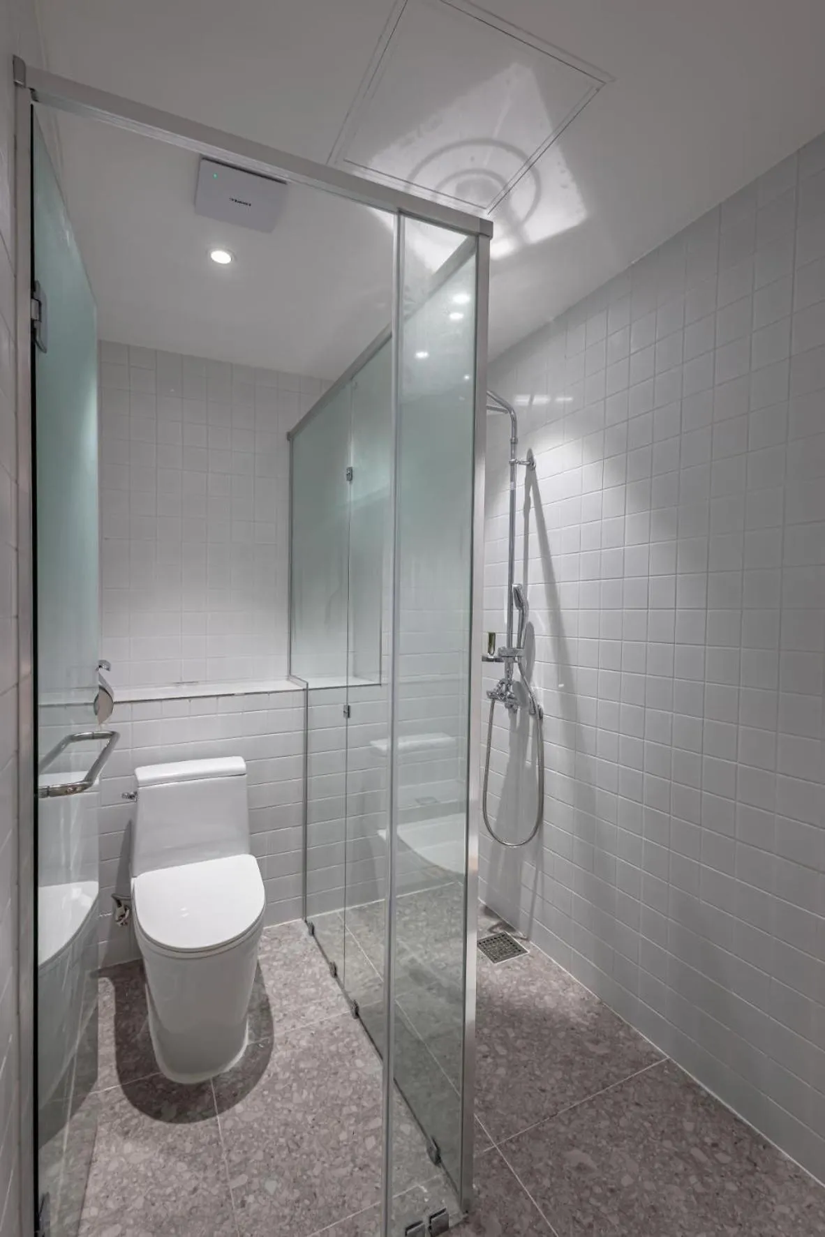 Shower in Pavilla Hotel