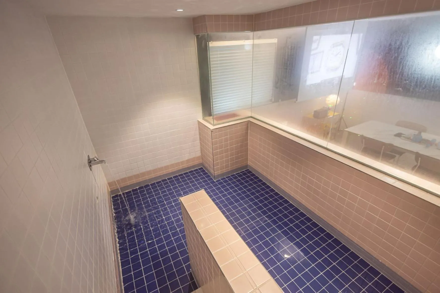 Swimming pool in Pavilla Hotel