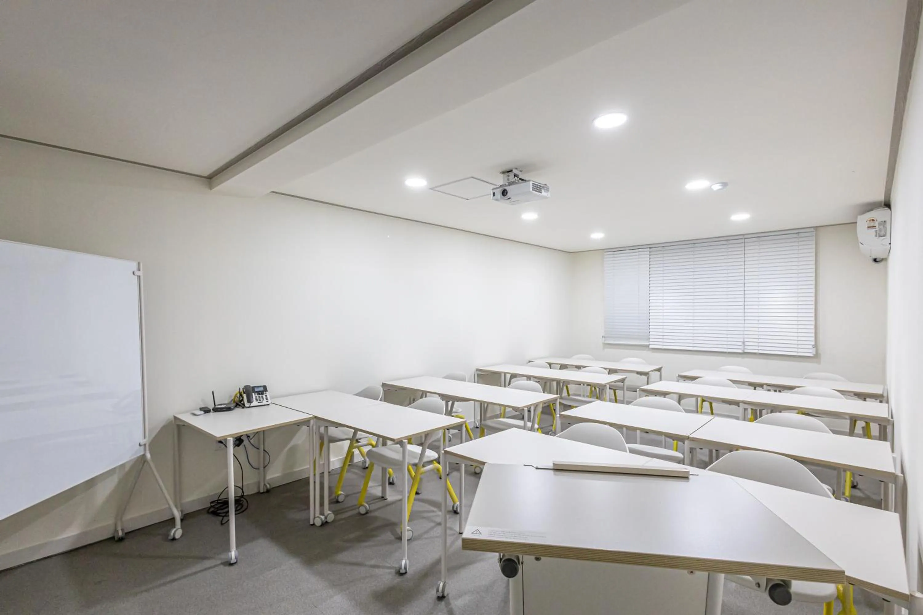 Business facilities in Pavilla Hotel