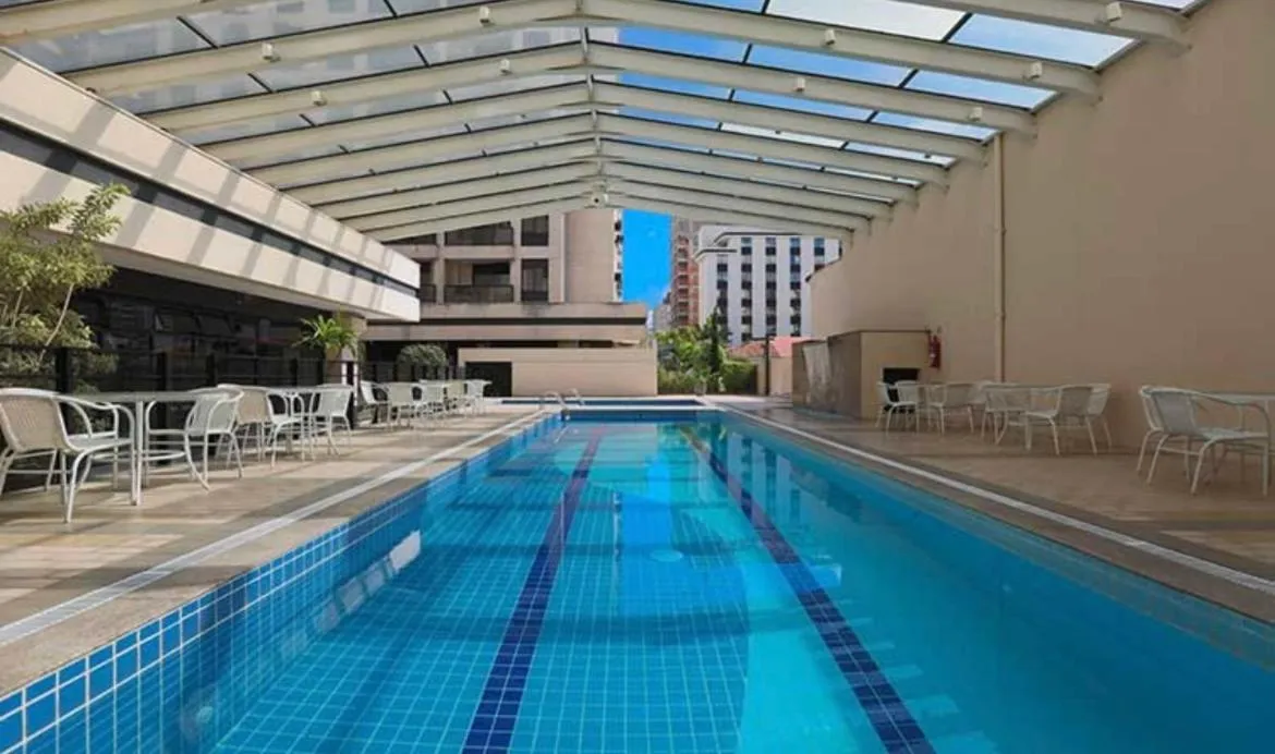 Pool view in Quarto de hotel de luxo Congonhas