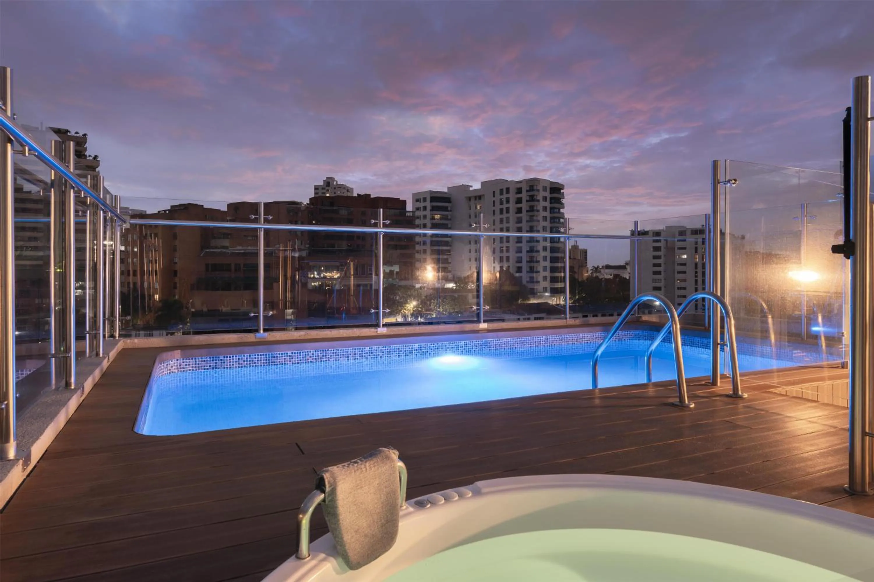 Pool view in Hampton by Hilton Cali