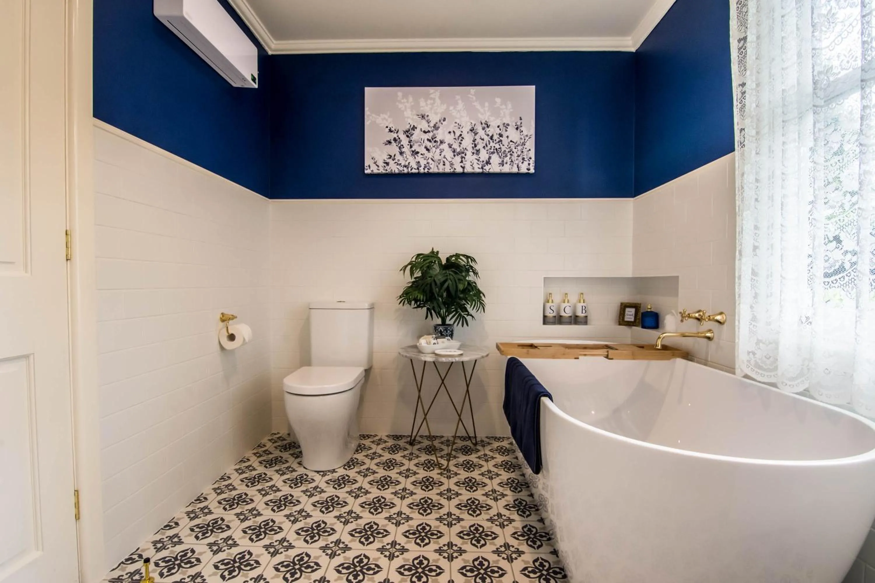 Bathroom in Heytesbury House