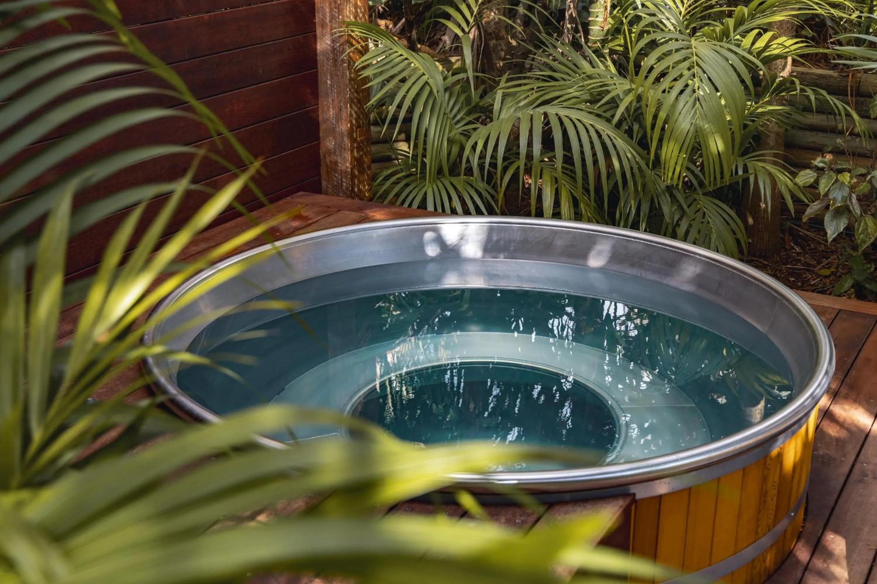 Hot Tub in Lorhiti Apartments