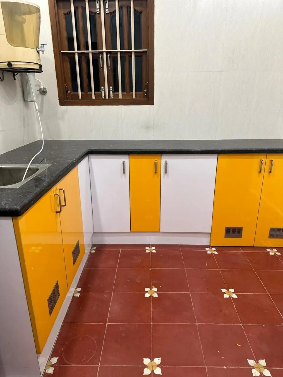 Kitchen or kitchenette in Serene Villa