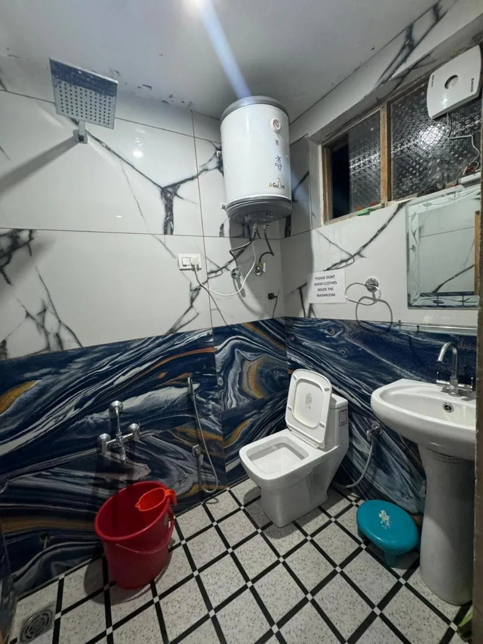 Shower in Lakes and peaks